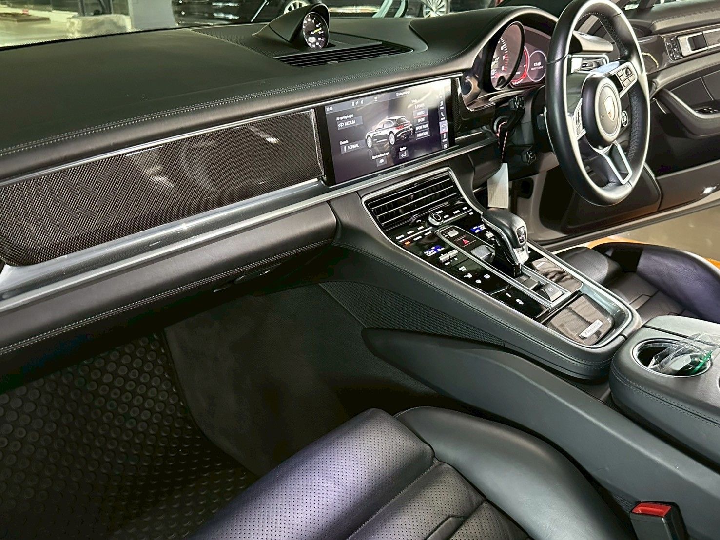 Porsche Panamera 4 e-hybrid Turismo ปี 2018