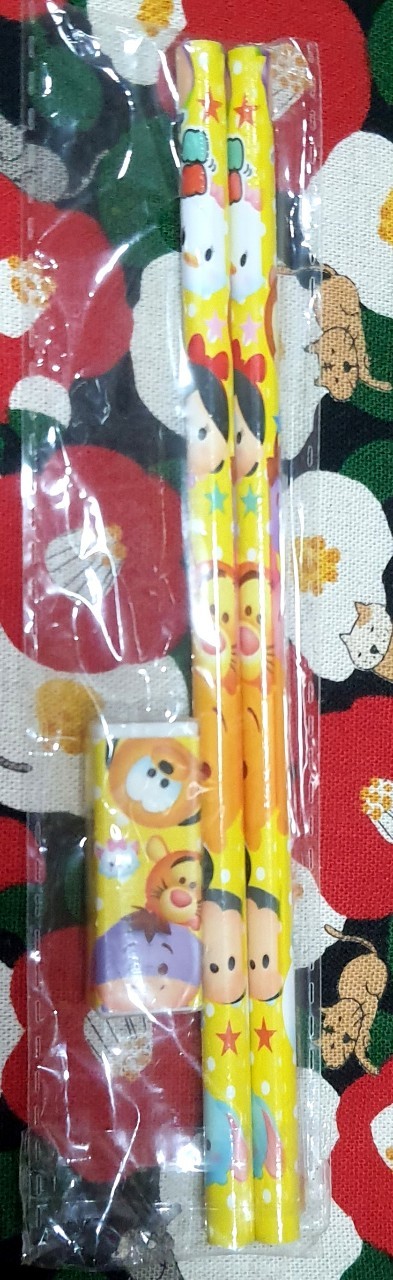 Disney tsum tsum Set เครื่องเขียน ดิสนีย์ ซูมซูม จากญี่ปุ่น 1 แพ๊ค มี ดินสอ 2 แท่ง + ยางลบ