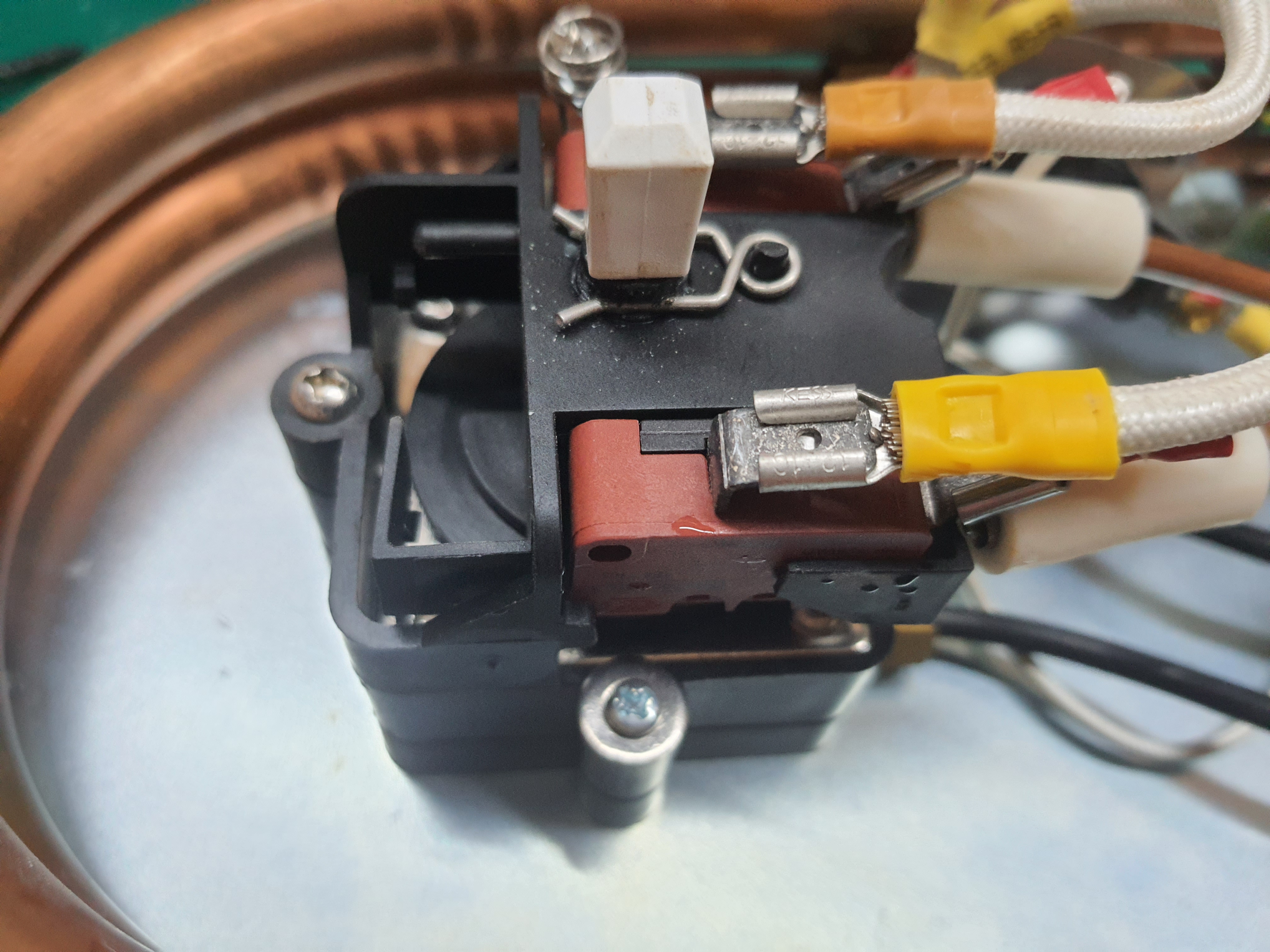 ซ่อมเครื่องทำน้ำร้อน ยี่ห้อ MAZAMA รุ่น STREAM PLUS 6000W อาการน้ำไม่ร้อน