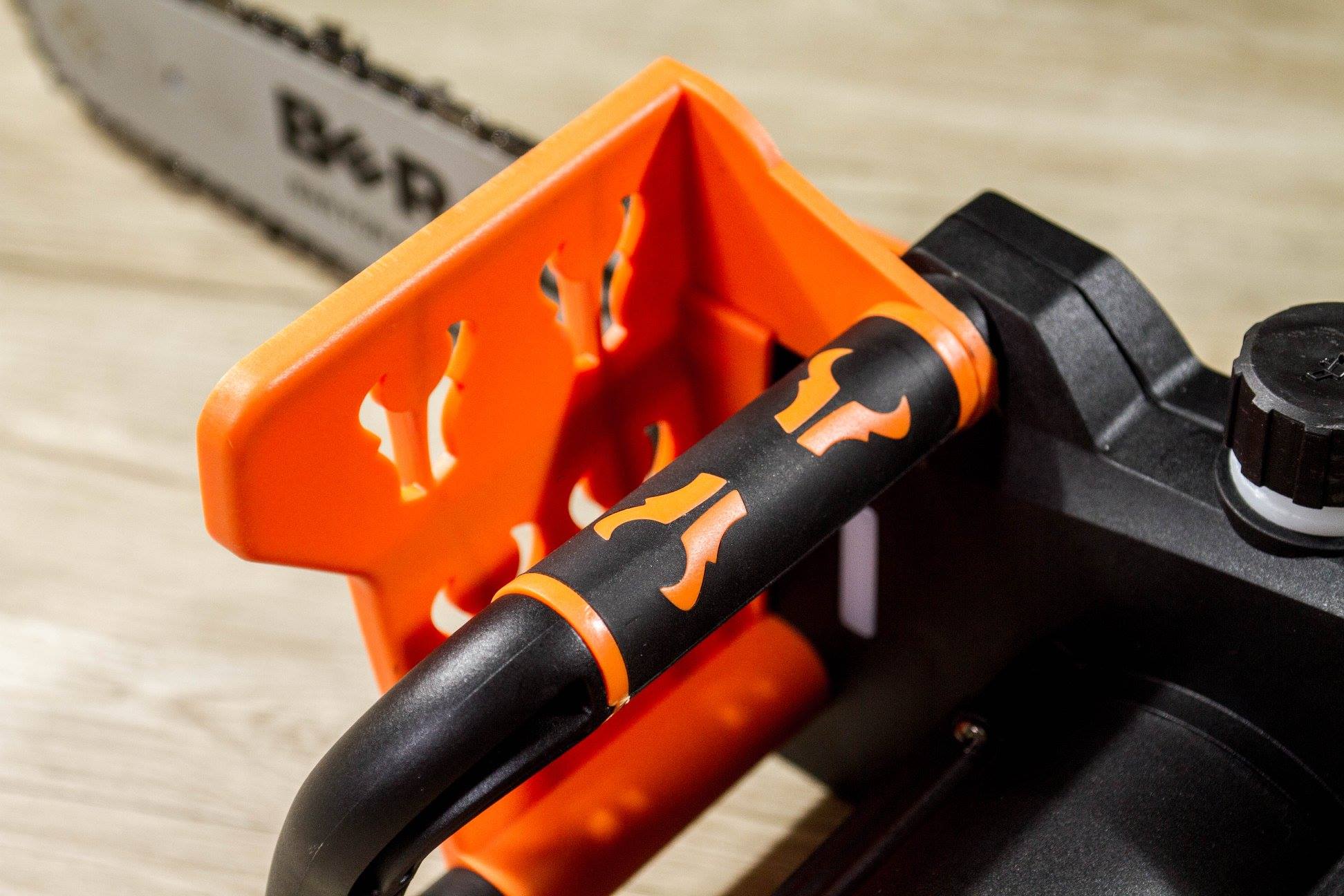 BERALA เลื่อยไฟฟ้า 11.5นิ้ว 700w