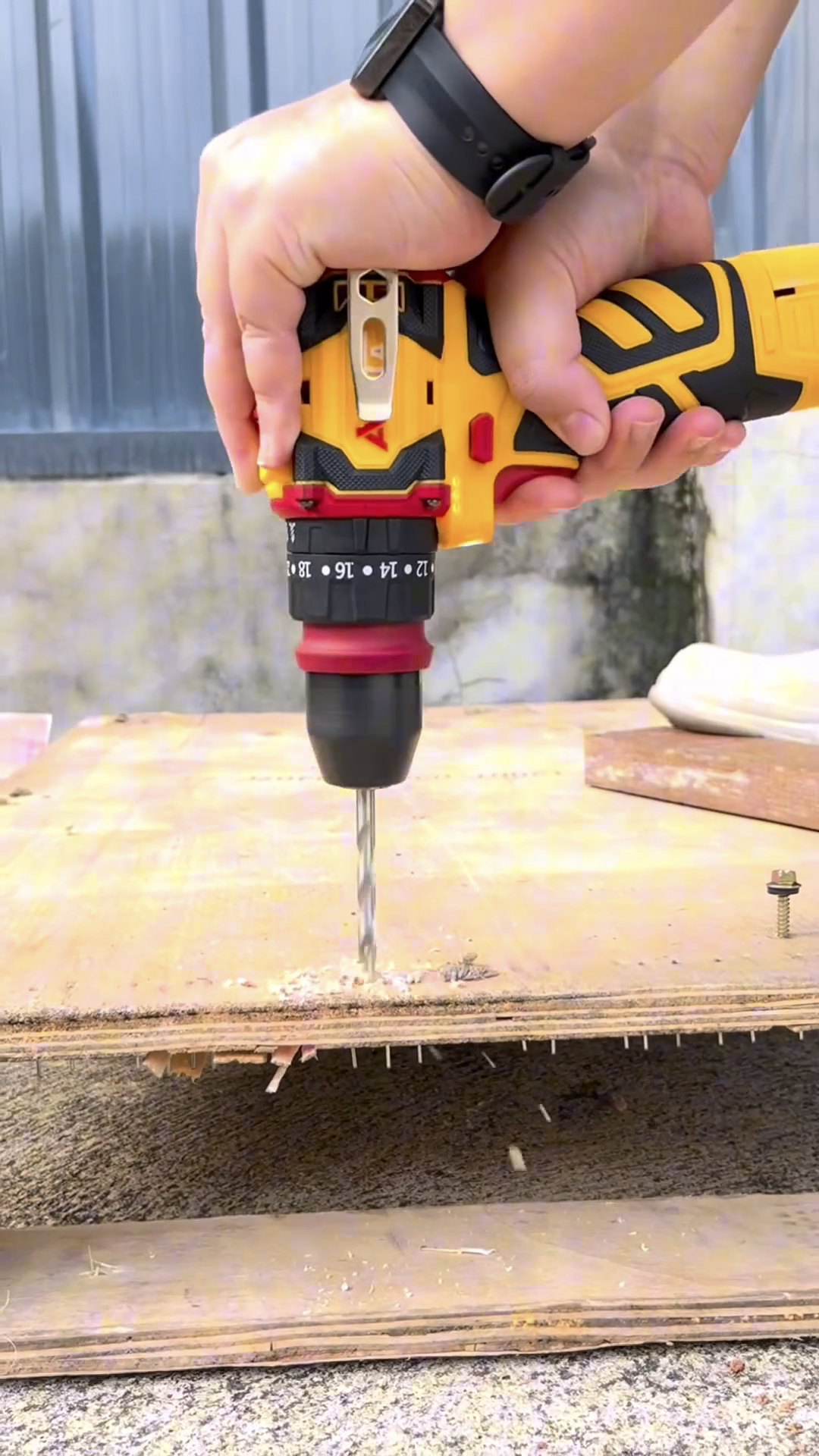 สว่านไขควงกระแทกไร้สาย 5in1 ยี่ห้อ AKITA รุ่น AK-SCDB-16.8V