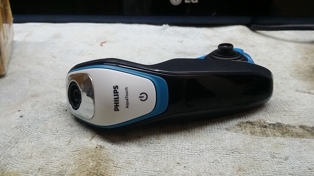 ซ่อมเครื่องโกนหนวด ยี่ห้อ PHILIPS รุ่น S5070 อาการเปิดไม่ติด