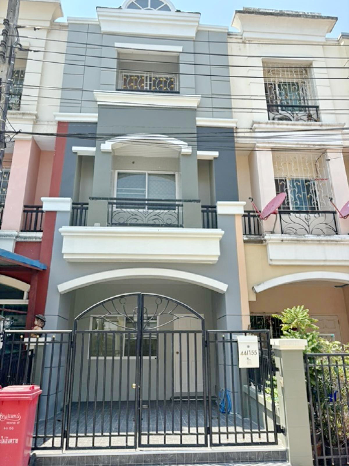 ให้เช่า ทาวน์โฮม 3 ชั้น Renovate ใหม่ เพชรเกษม 69
