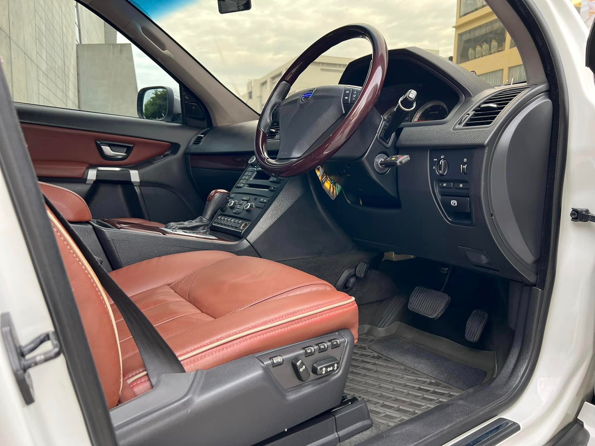VOLVO XC90 D5 4WD ปี 2013