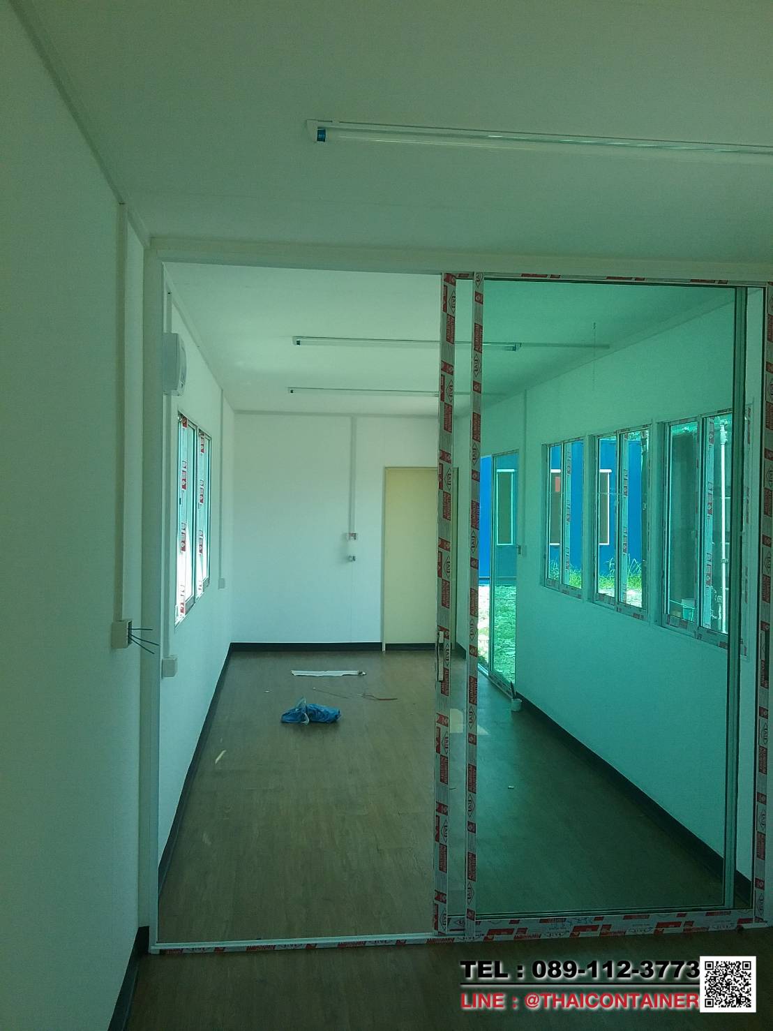 ตู้คอนเทนเนอร์ เหล็กแท้ เกรดส่งออก ขนาด 40ฟุต กั้นห้องด้านในด้วยประตูกระจก