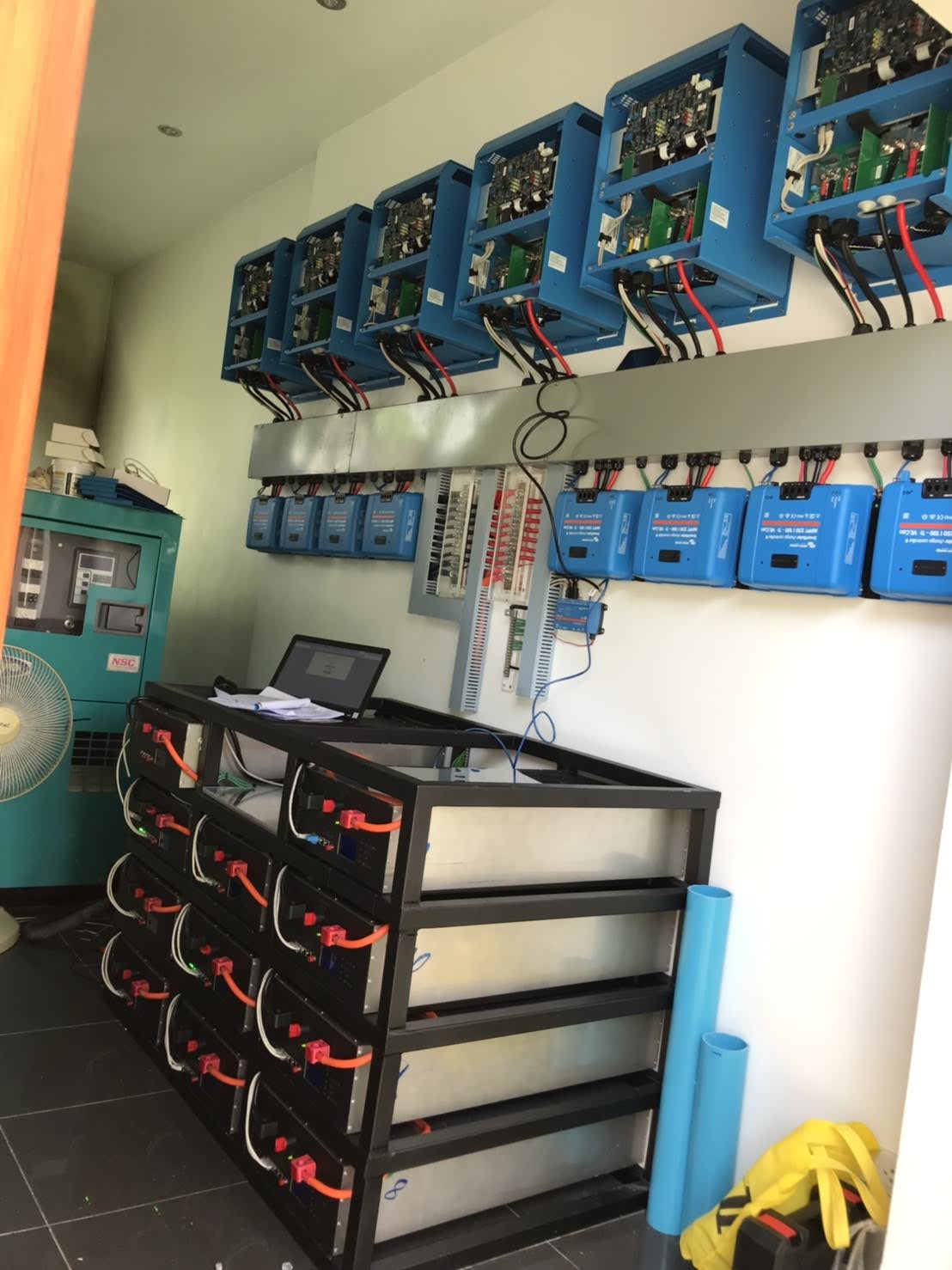 แบตเตอรี่ลิเธียม ระบบ 50kw 100kw ประกอบตามสั่งทั้ง NMC และ LFP
