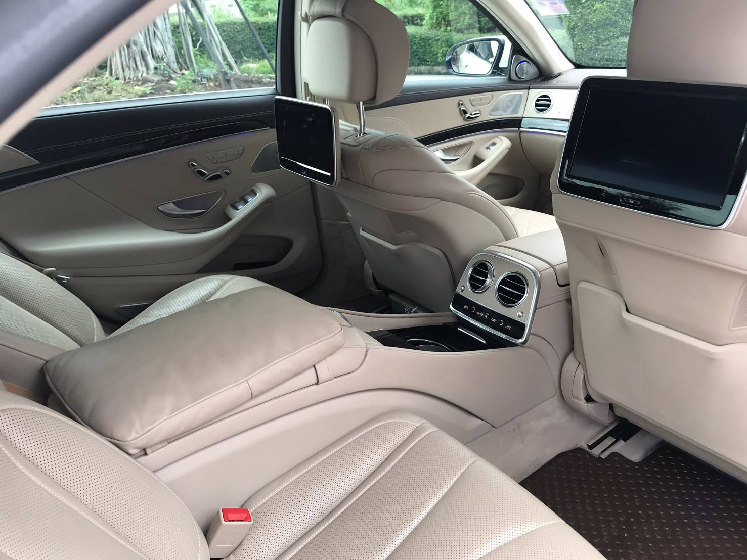 Mercedes Benz S350 d 3.0 W222 AMG Dynamic สีขาว daimond white-metallic ปี 2015