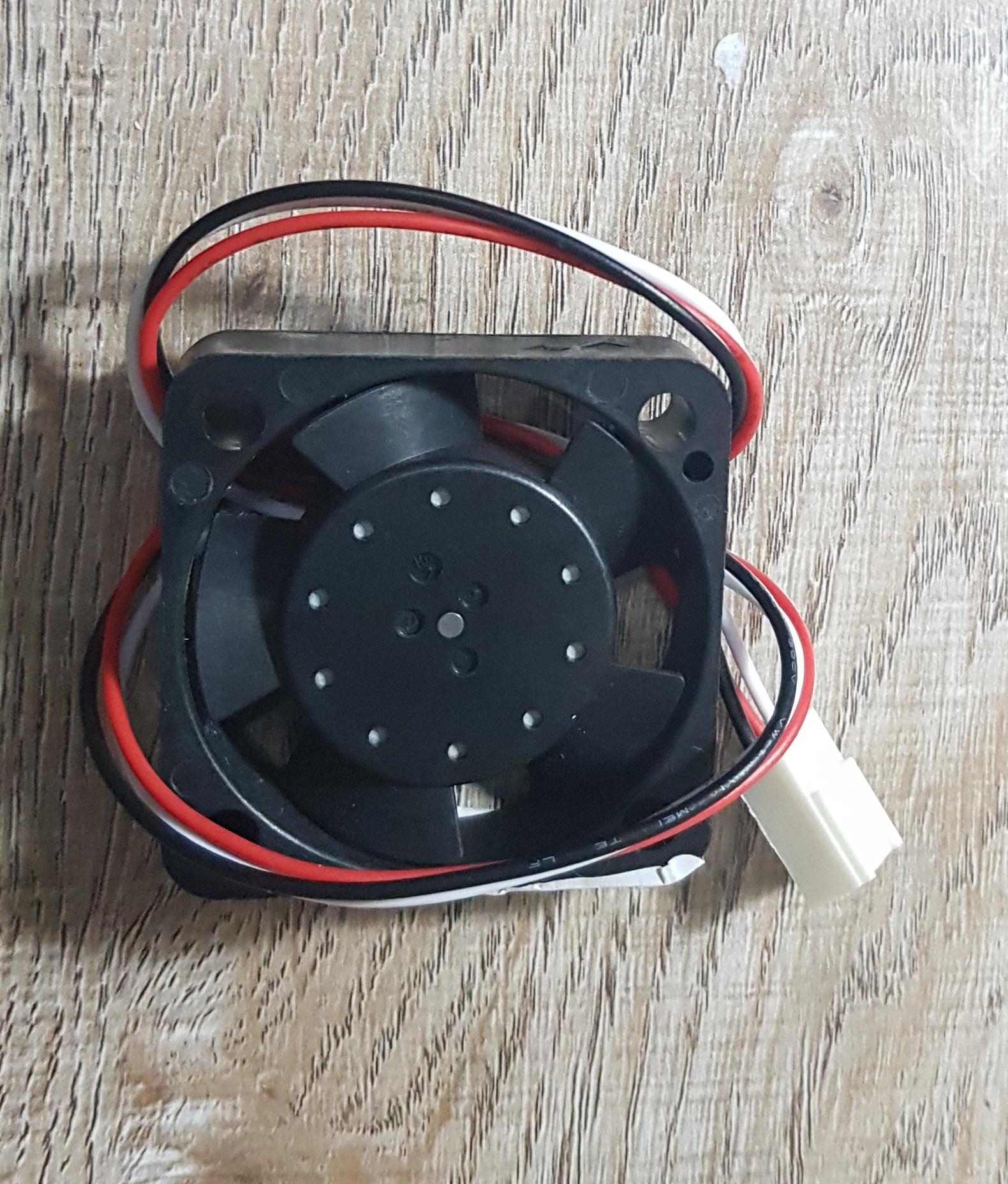พัดลมระบายความร้อน 24VDC 3 สาย 40x40x10mm