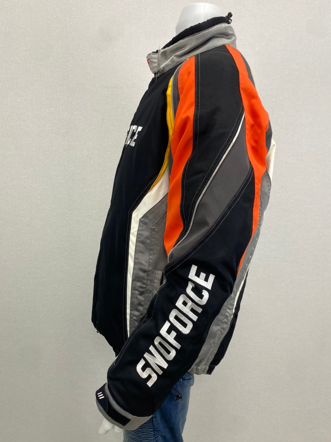 เสื้อขี่มอเตอร์ไซด์( มือสอง) RCS 855: อก 50" ยาว 27" ** SNOFORCE** (ไม่มีการ์ด)