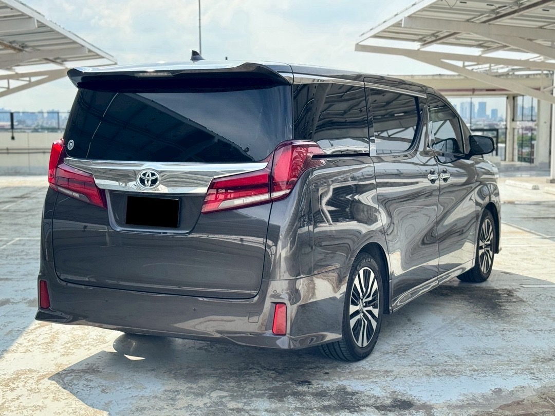 Toyota Alphard 2.5 SC Package ปี 2021