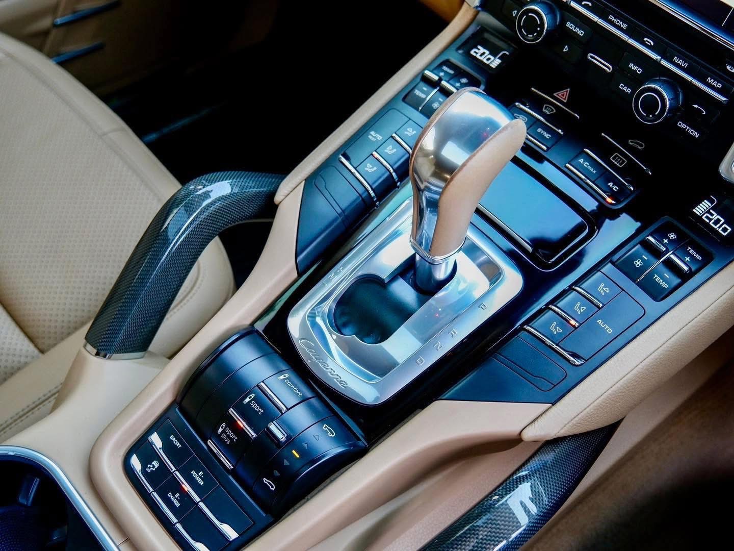 Porsche Cayenne S E-Hybrid Sport Design Package ปี 2015