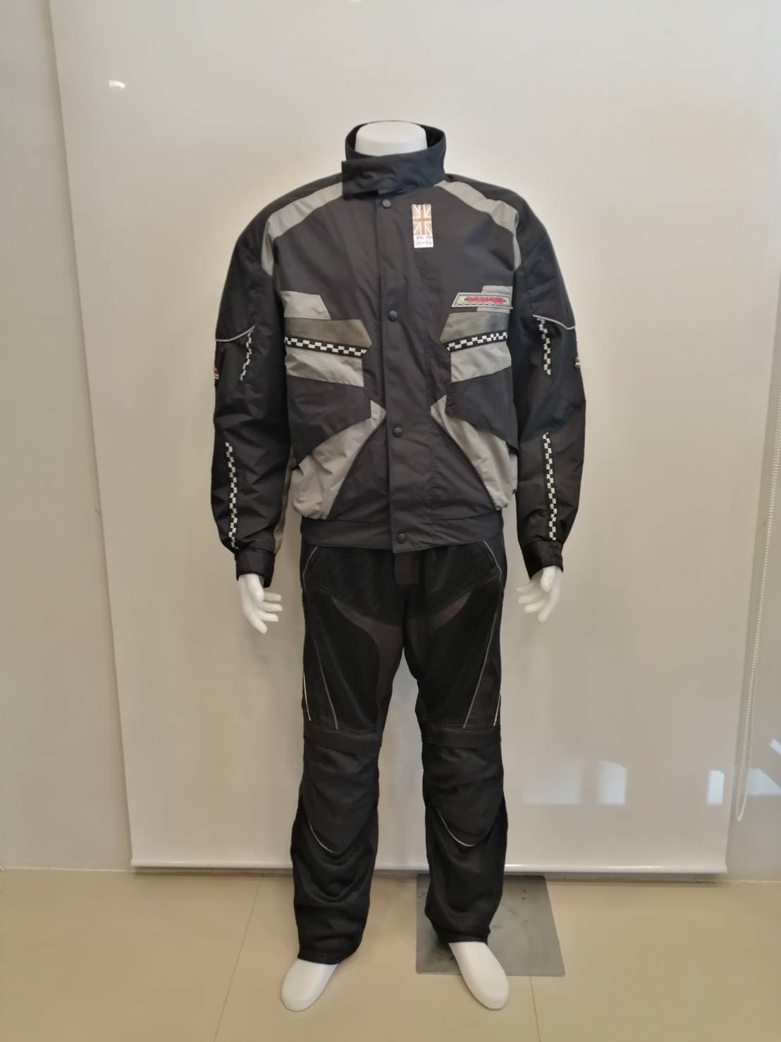 เสื้อขี่มอเตอร์ไซด์( มือสอง) RCS 223 ขนาด : อก 50" ยาว 26" **ยี่ห้อ DAMEN**