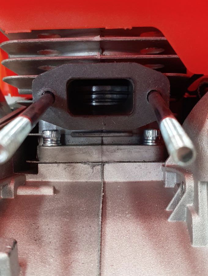 เลื่อยยนต์ STR 2 จังหวะ รุ่น 2 เเหวน 2 ท่อไอเสีย บาร์ 2 อัน โซ่ 3 เส้น