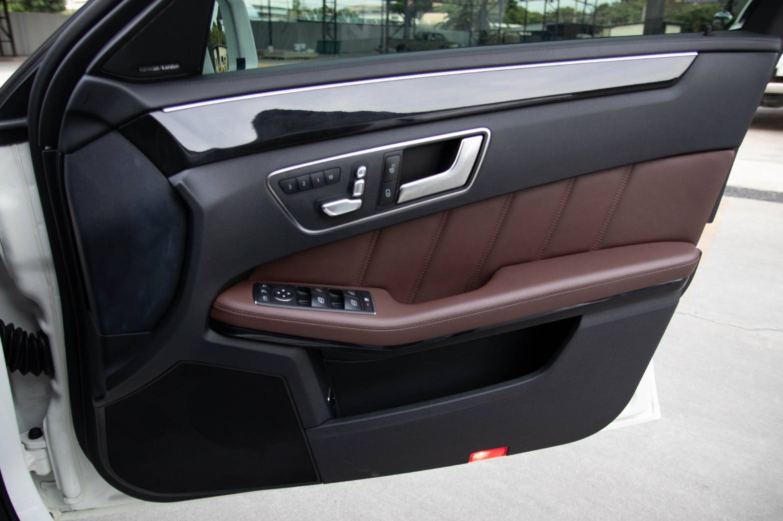 Mercedes-Benz E300 Amg Bluetech Hybrid ปี 2015
