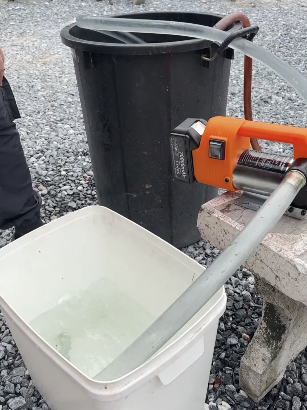 ปั๊มน้ำมัน DC ยี่ห้อ ONSEN มีให้เลือก 12V และ 24V และ 24V รุ่นไร้สาย