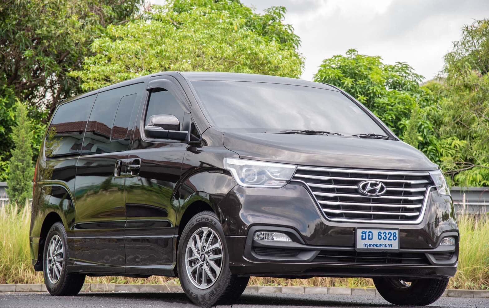 Hyundai H-1 Elite แต่ง VIP ปี 2018 จดทะเบียน 2019
