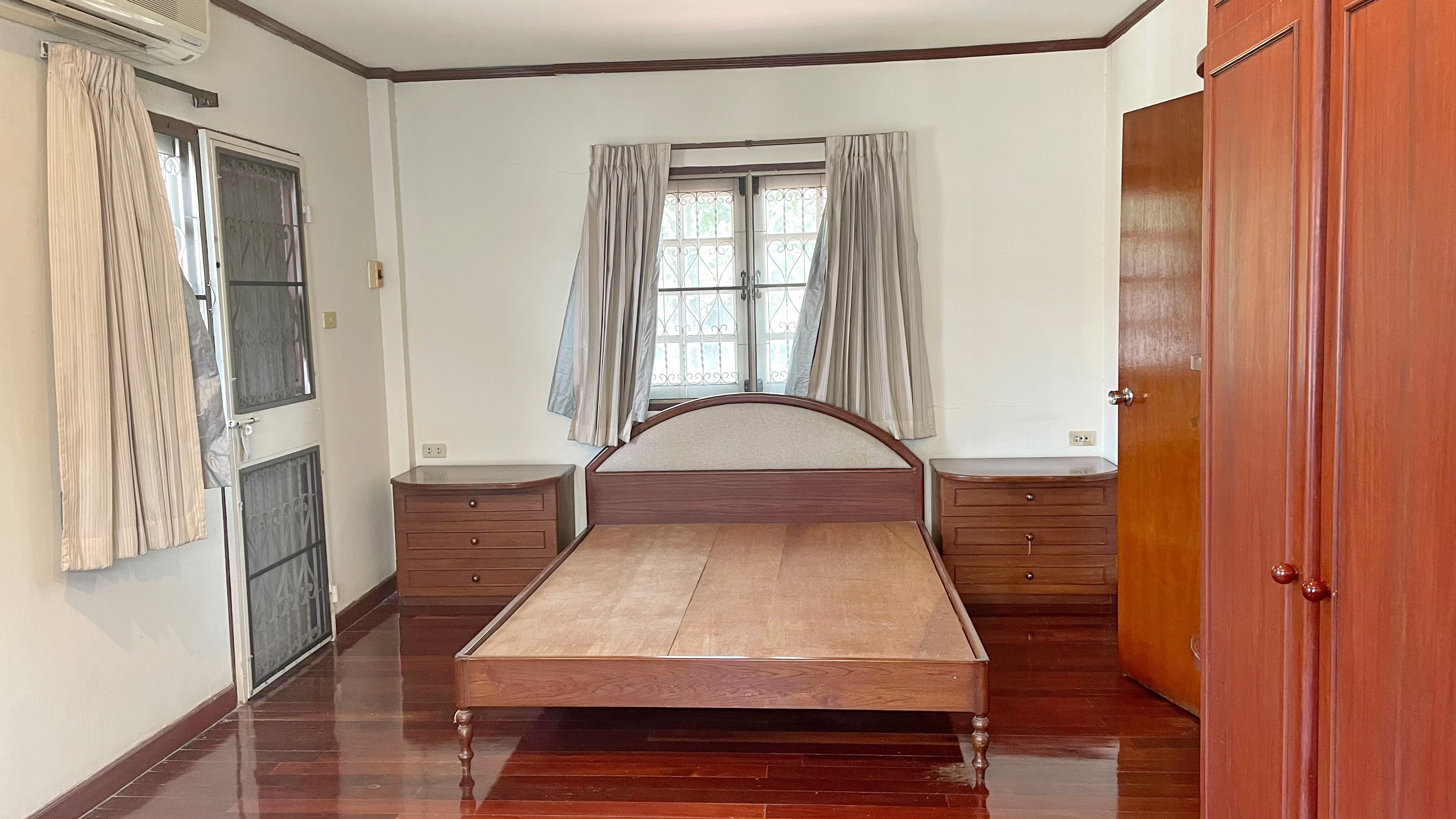 ให้เช่า บ้านเดี่ยวหลังมุม แจ้งวัฒนะ 28 ใกล้ Cerntal แจ้งวัฒนะ