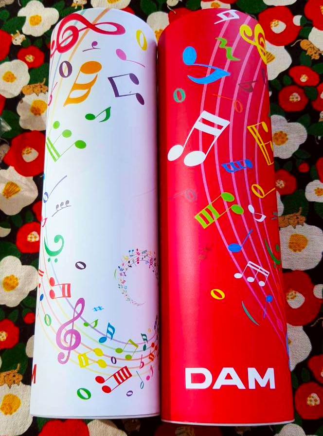 กระดาษทิชชู่ ลายโน้ตดนตรี DAM ทรงกระบอก 1 set มี 2 ชิ้น ลายตัวโน้ต กล่องละ 120 แผ่น จากญี่ปุ่น Size : 22.5 x 7 cm