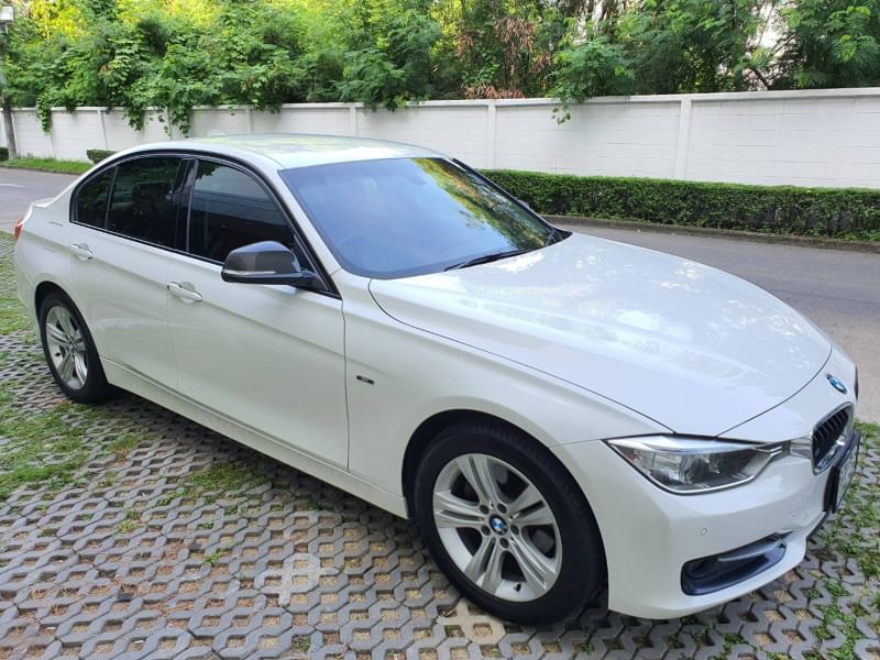 BMW 320d Sport F30 สีขาว ปี 2012