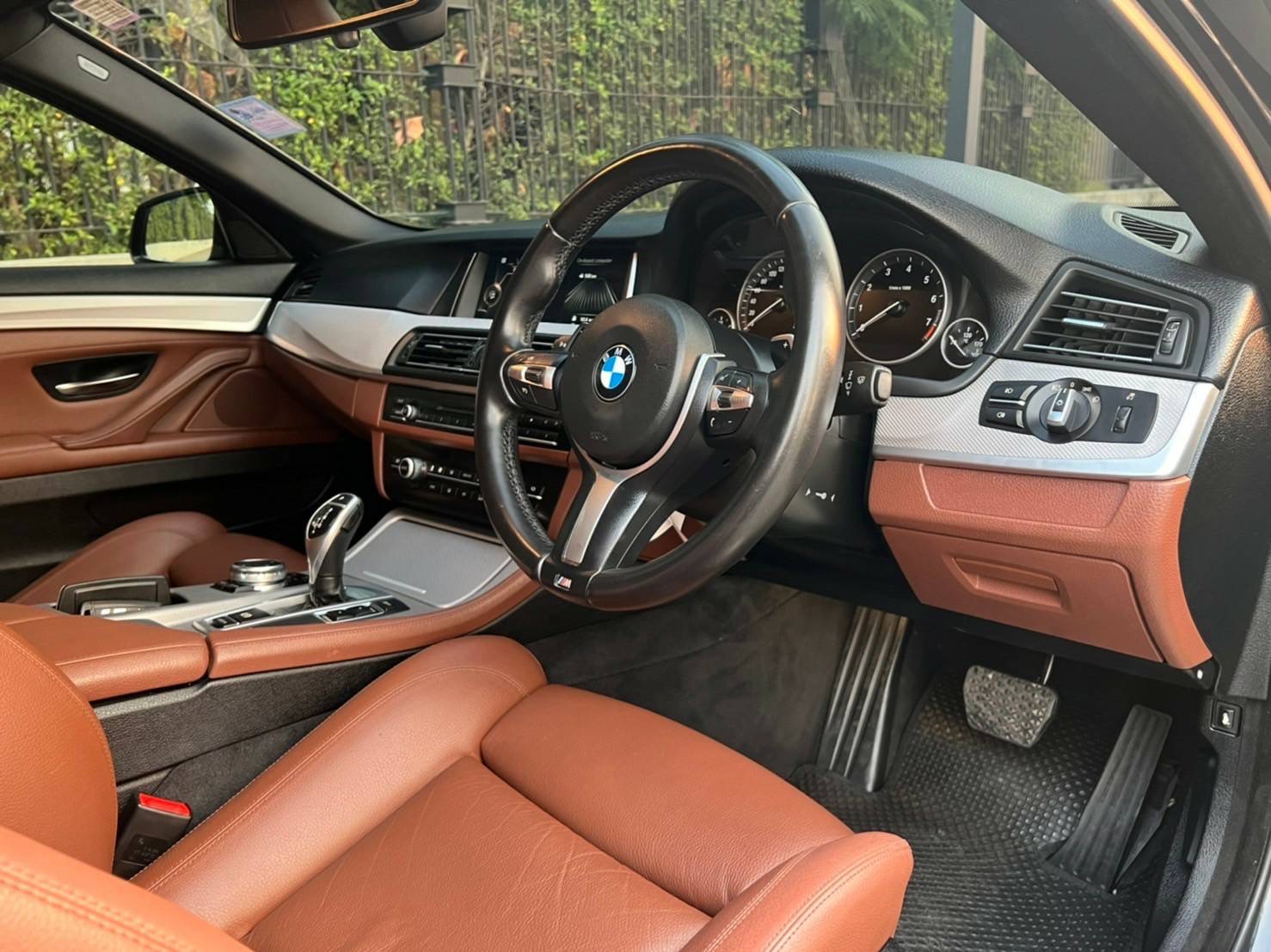 BMW 528i M Sport สีดำ Model F10 Lci ปี 2015