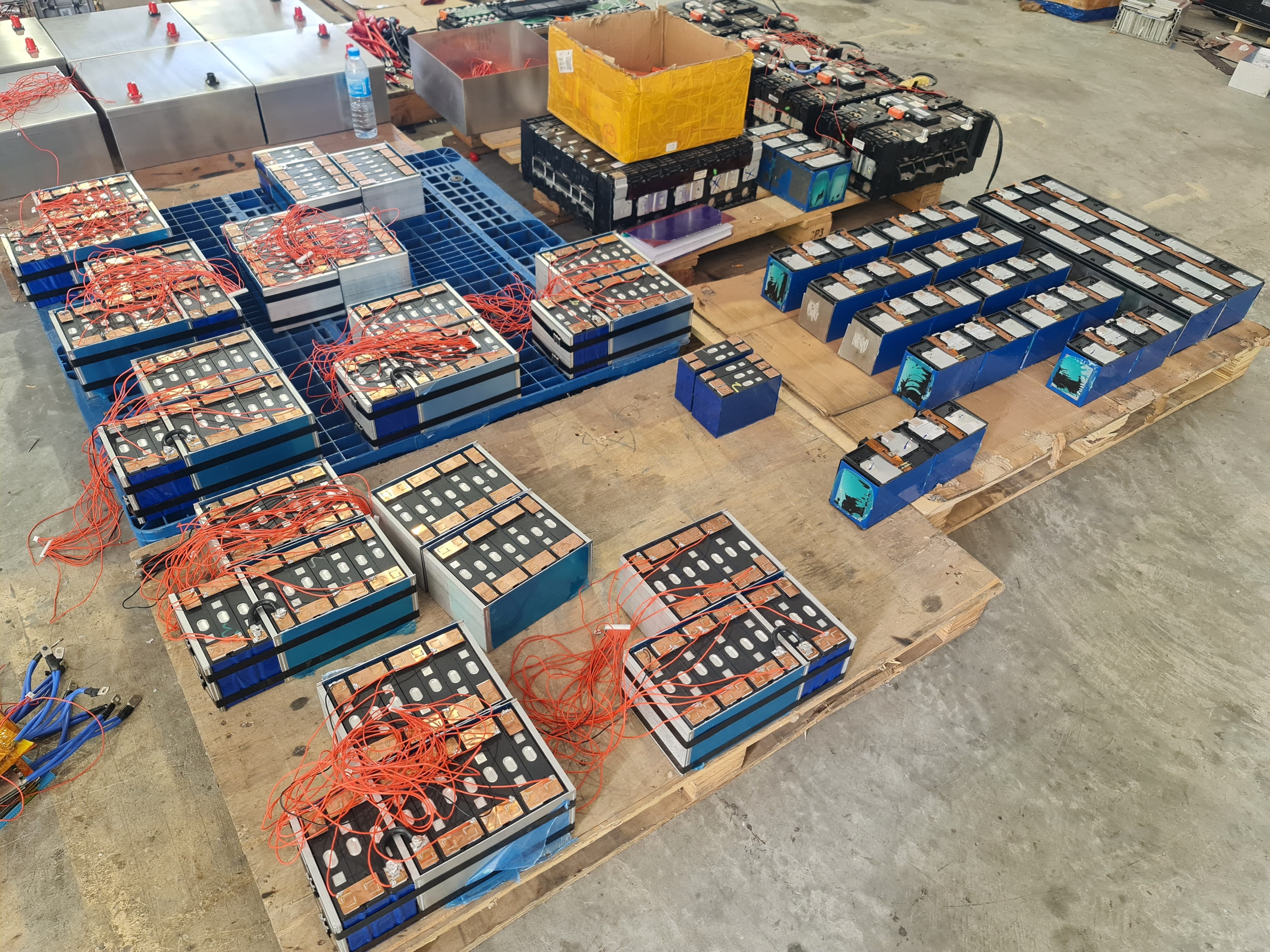 ประกอบแบตเตอรี่ลิเธียมตามสั่ง NMC 17S 60v 50Ah สำหรับงานรถไฟฟ้า และ โซล่าเซลล์ CATL Lishen CALB EVE