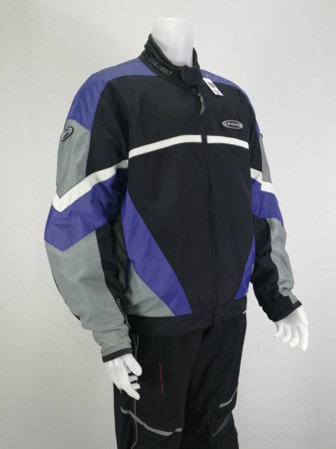 เสื้อขี่มอเตอร์ไซด์( มือสอง) RCS 548: อก 54" ยาว 27" ** Lewis **