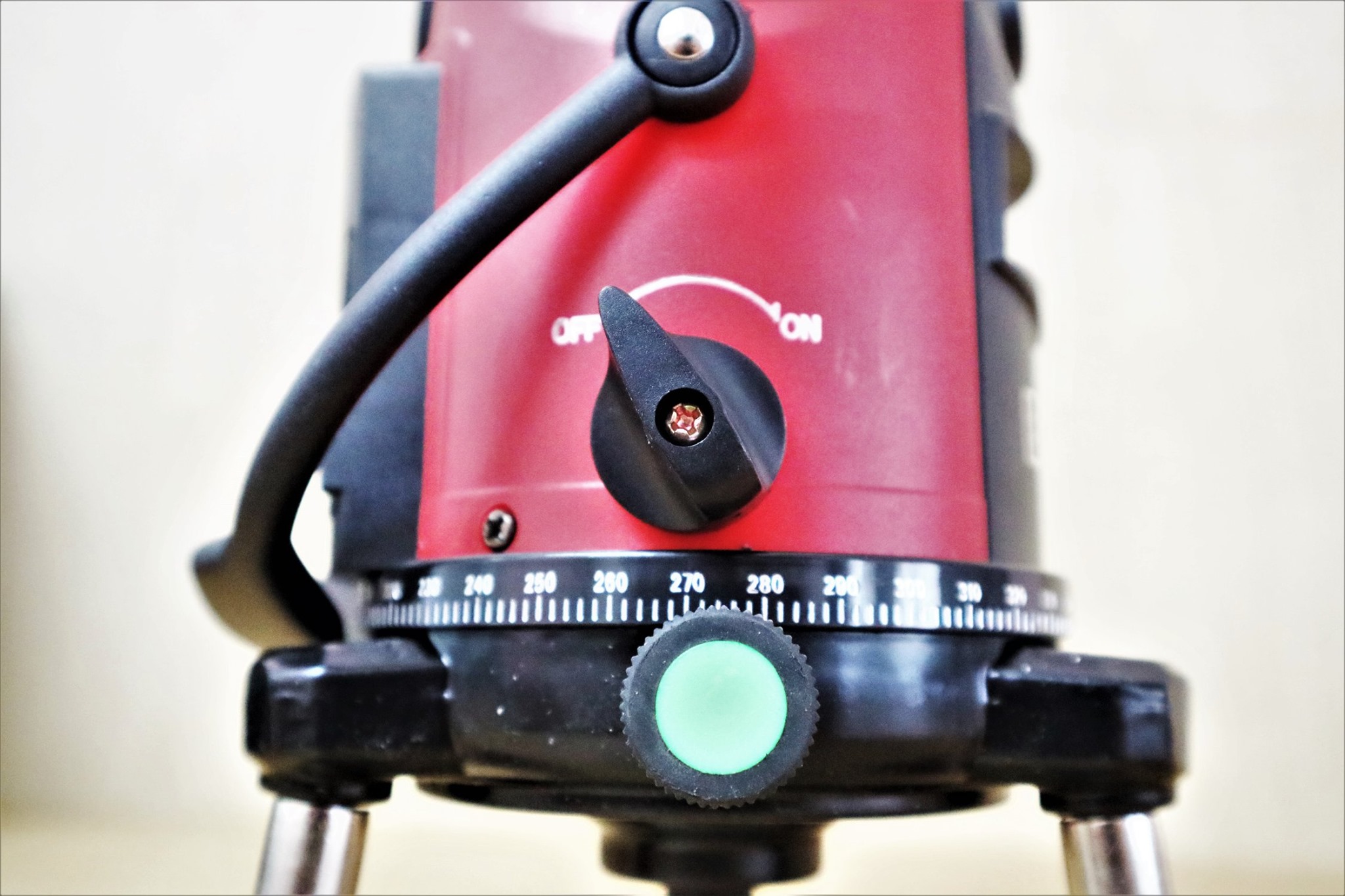 BERALA เครื่องวัดระดับเลเซอร์ 5 พร้อมขาตั้งวัดระดับ