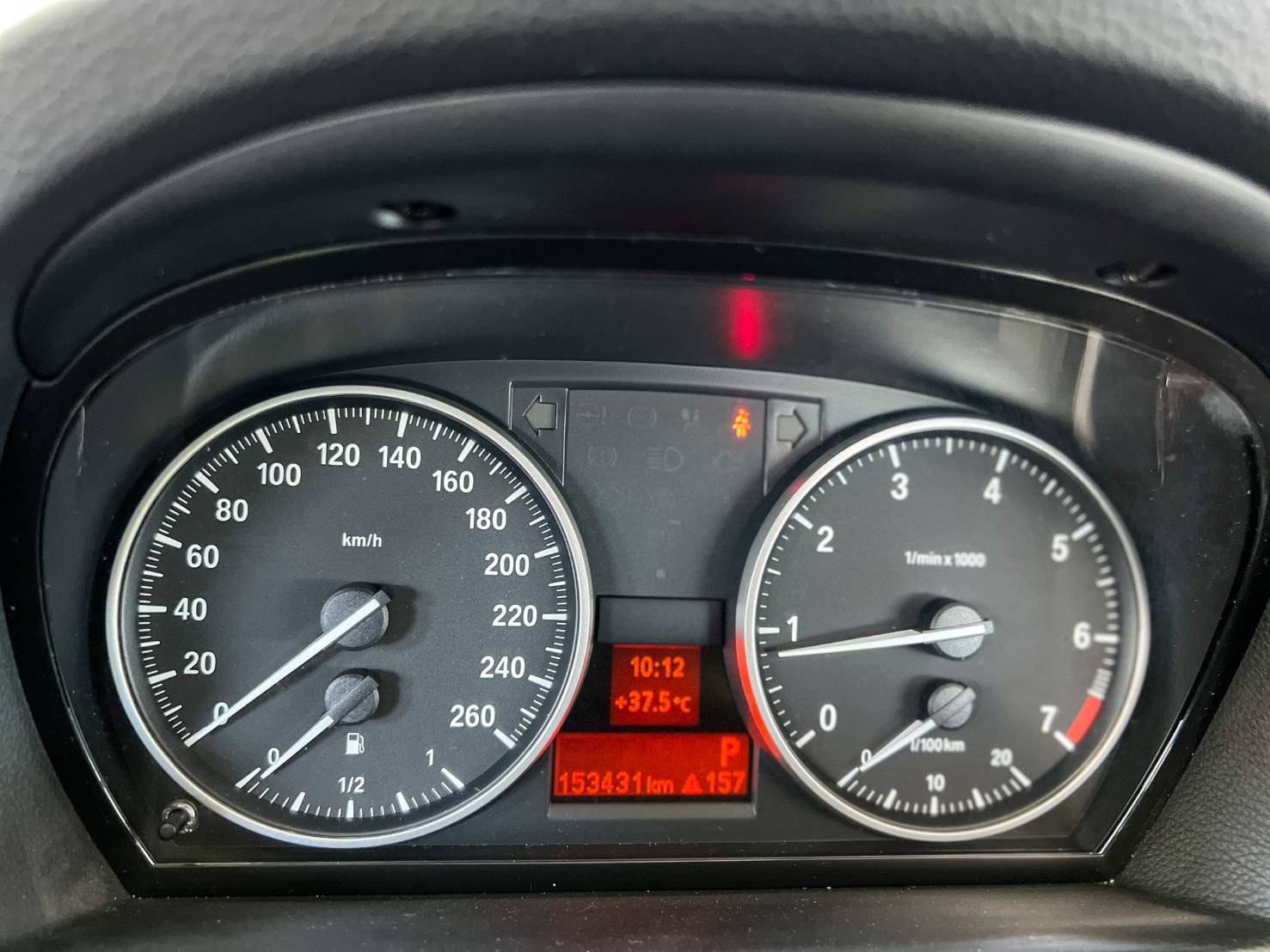 BMW SERIES 3 320i SE โฉม E90 ปี 2010