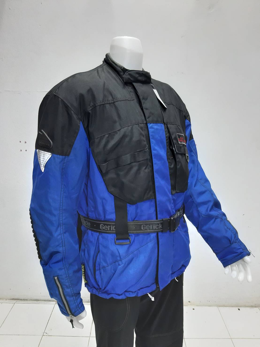 เสื้อขี่มอเตอร์ไซด์( มือสอง) RCT 574 อก 54" ยาว 30" ยี่ห้อ **Hein Gericke**