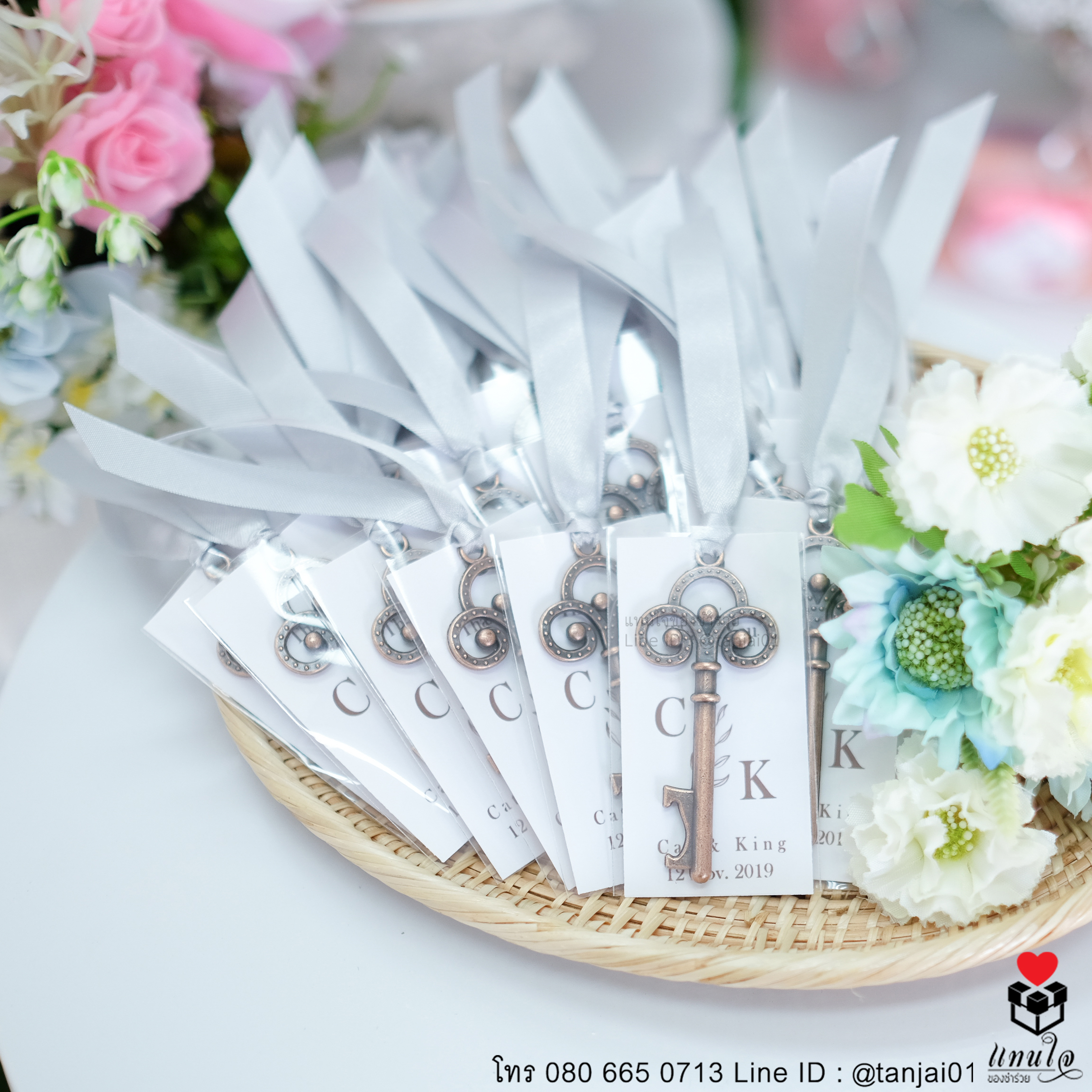 ของชำร่วยที่เปิดขวดกุญแจวินเทจ ผูกริบบิ้น ของชำร่วยราคาถูก น่ารักๆ สวยหรู สีโรสโกลด์ สีเงิน สีทอง ใช้งานได้จริง 02