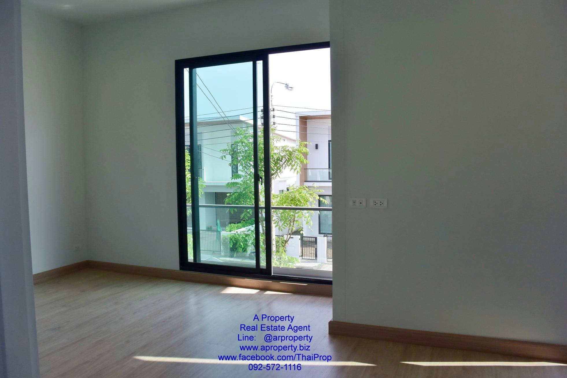 ขาย บ้านแฝดหลังมุม COMO Bianca - Bangna