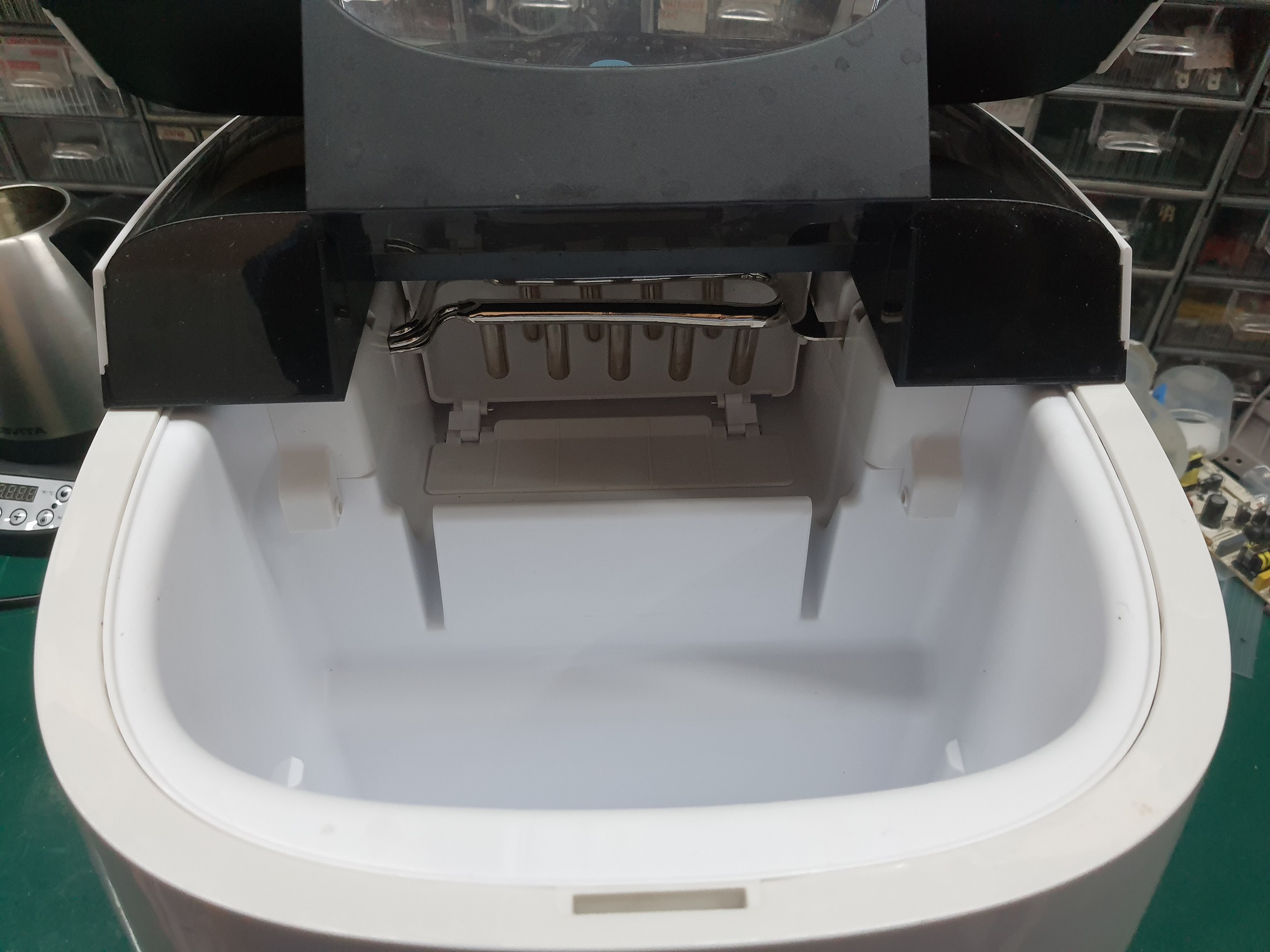 ซ่อมเครื่องทำน้ำแข็ง ยี่ห้อ ICEPLUS รุ่น HIM-56A อาการไม่ผลิตน้ำแข็ง