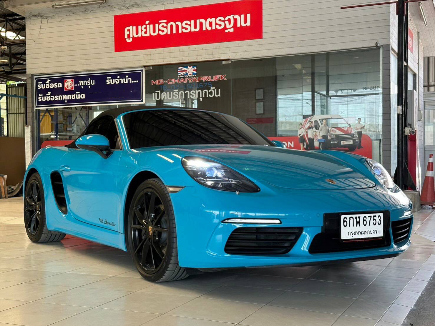 Porsche 718 Boxster สี Miami Blue ปี2017