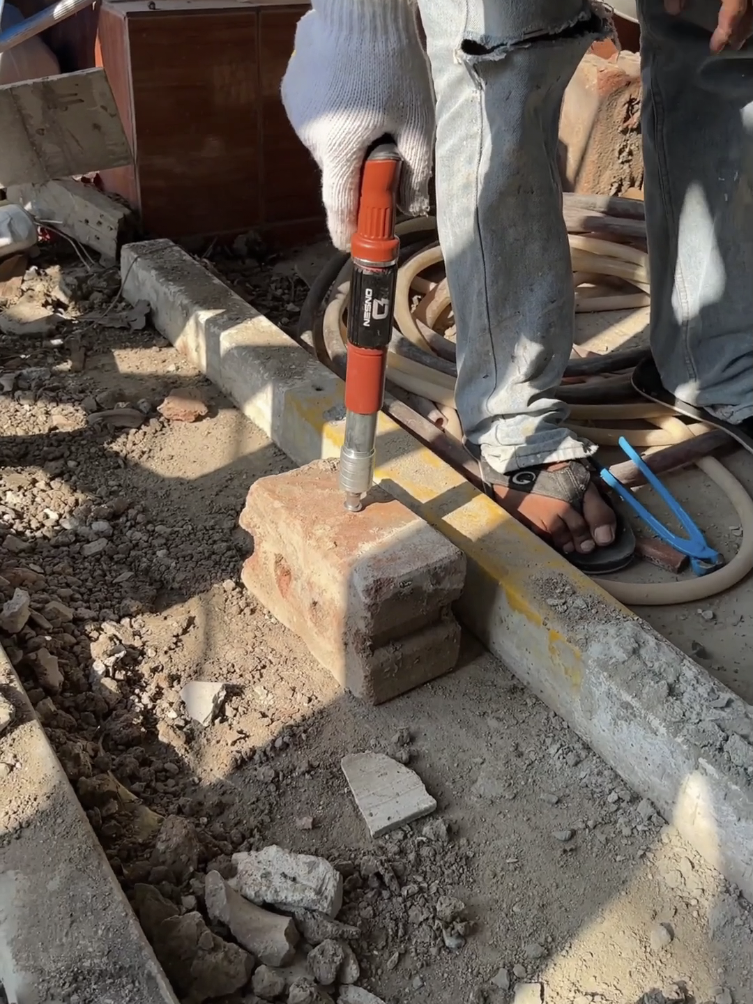 ปืนยิงตะปูแรงดันสูง ยี่ห้อ Onsen ตะปู 50 นัด