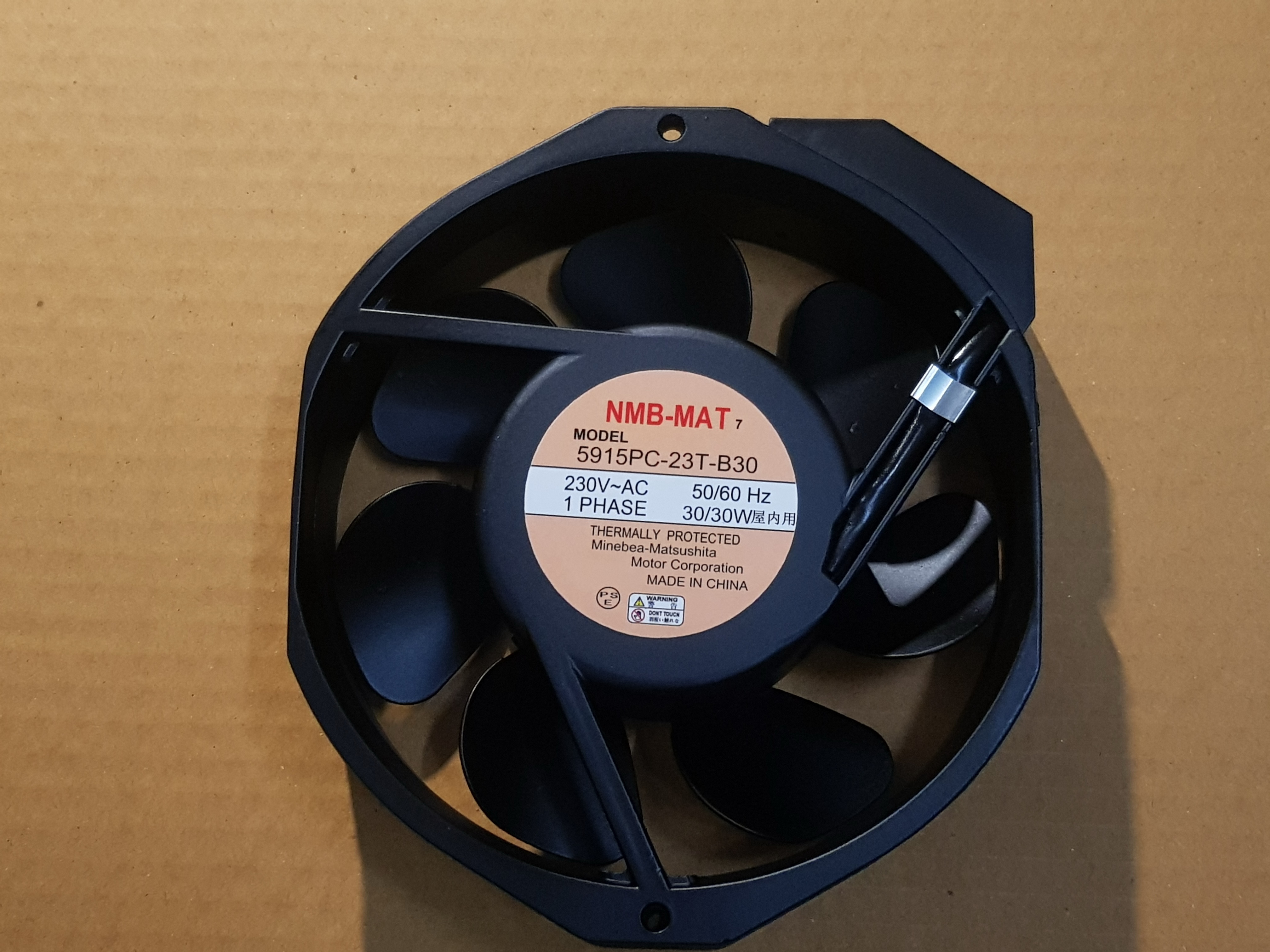พัดลมใบพัดเหล็ก 5915PC-20W-B20-S11 5915PC-20W-B20-S12 5915PC-20W-B20