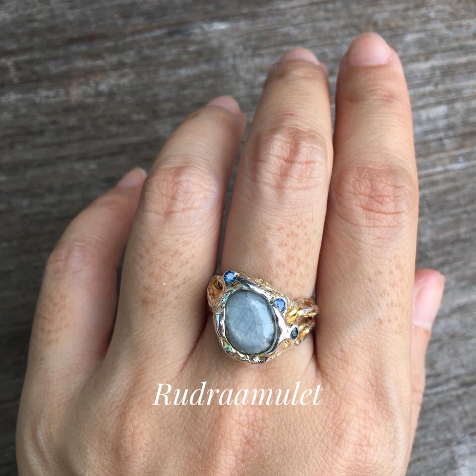 แหวนแซฟไฟร์สีเทา (Gray Sapphire)