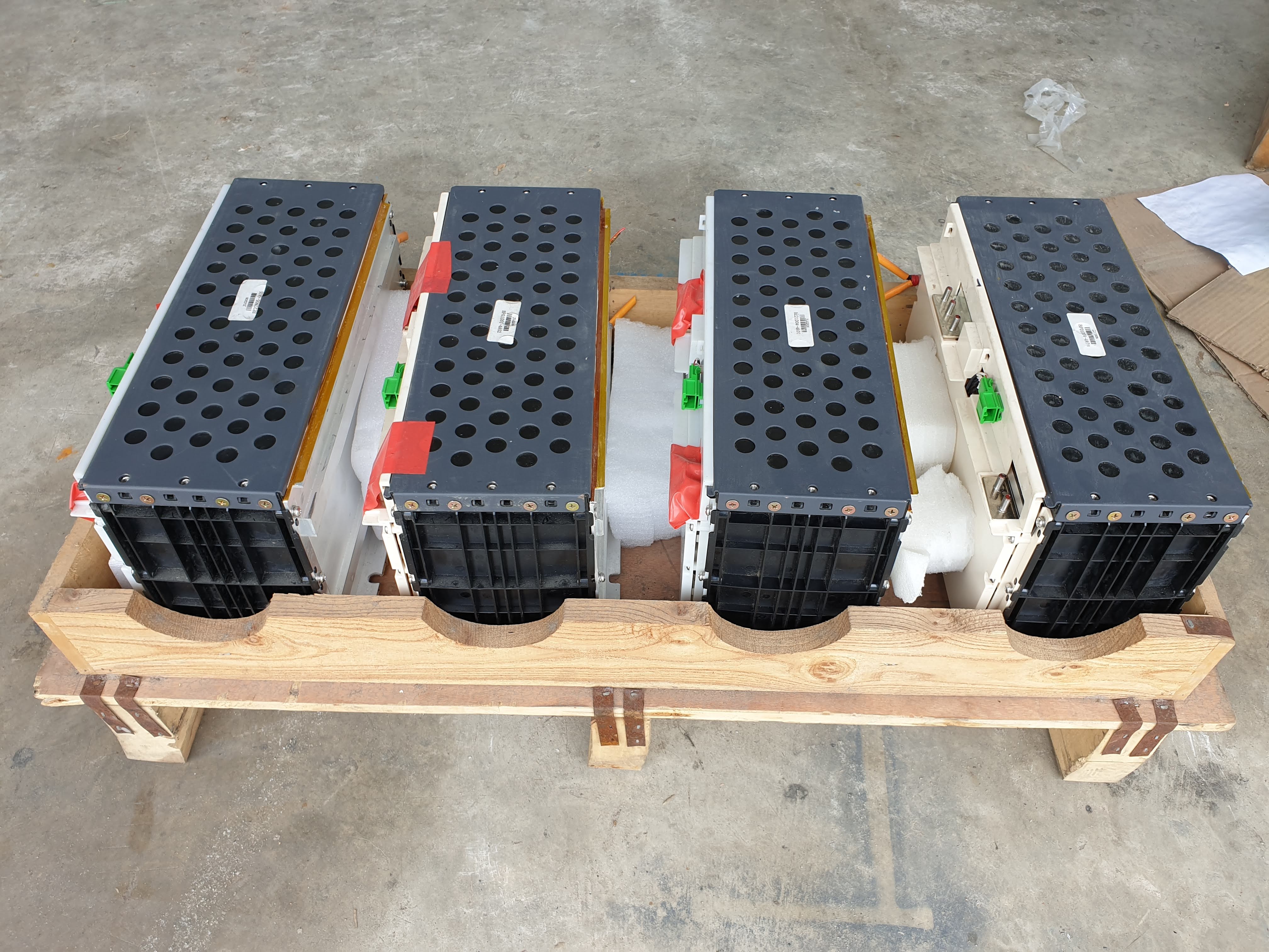 แบตเตอรี่โมดูล 12v 24v 48v 160ah ประกอบตามสั่ง สำหรับงานที่ต้องใช้กระแสสูง