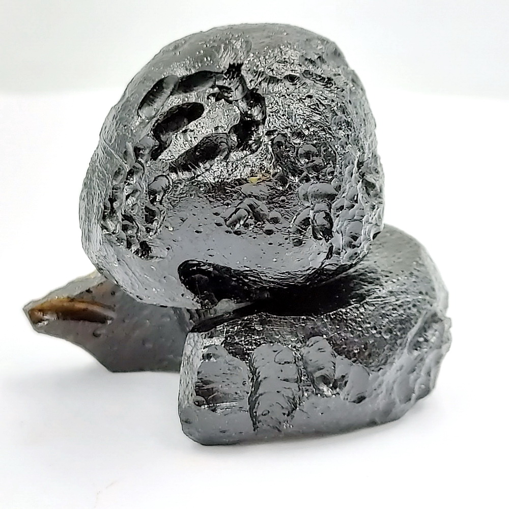 คู่สะเก็ดดาวไทยสีดำ Tektite หรืออุลกมณี สามารถตั้งวางซ้อนกันได้ (2ชิ้น, 64กรัม)