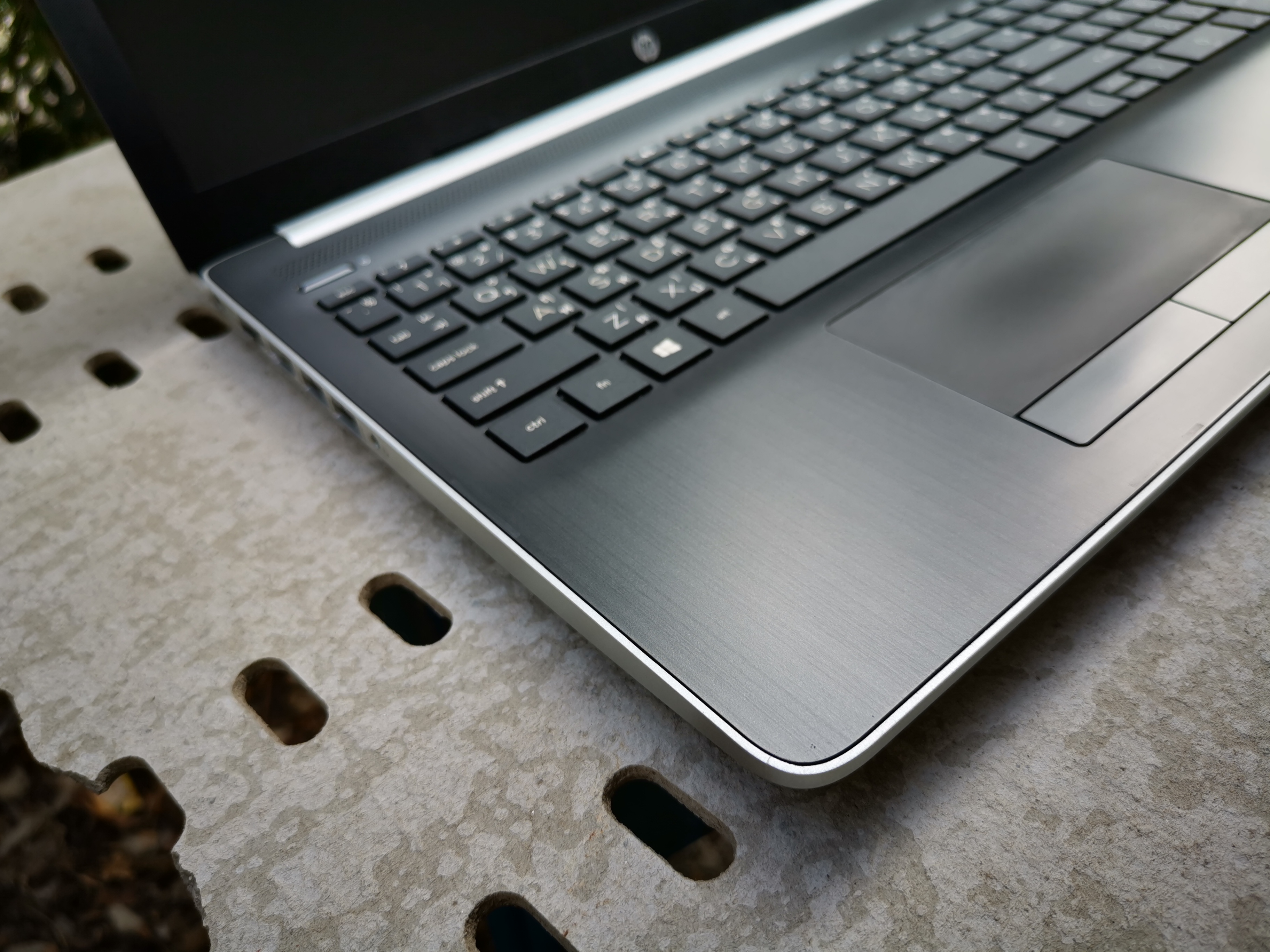 HP 15-db1048au
