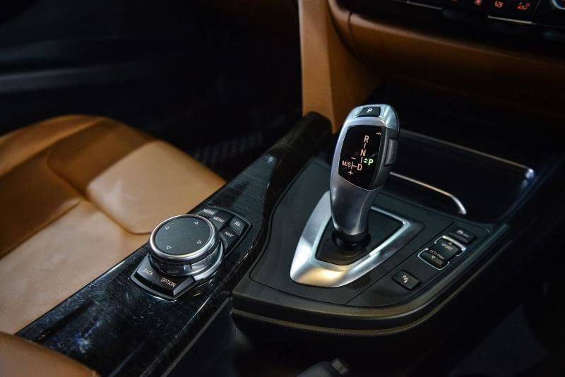 BMW F30 รุ่น 320i M Performance (Lci)ปี 2016