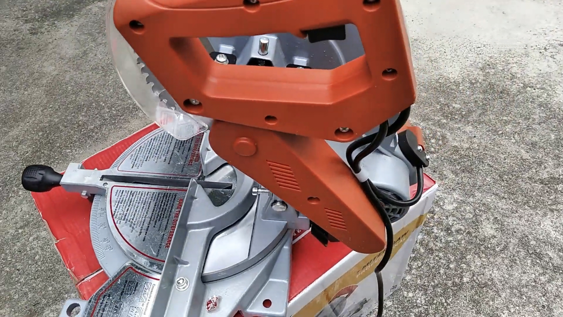 แท่นตัดองศา BERALA รุ่น BL-9255 ขนาด 10 นิ้ว