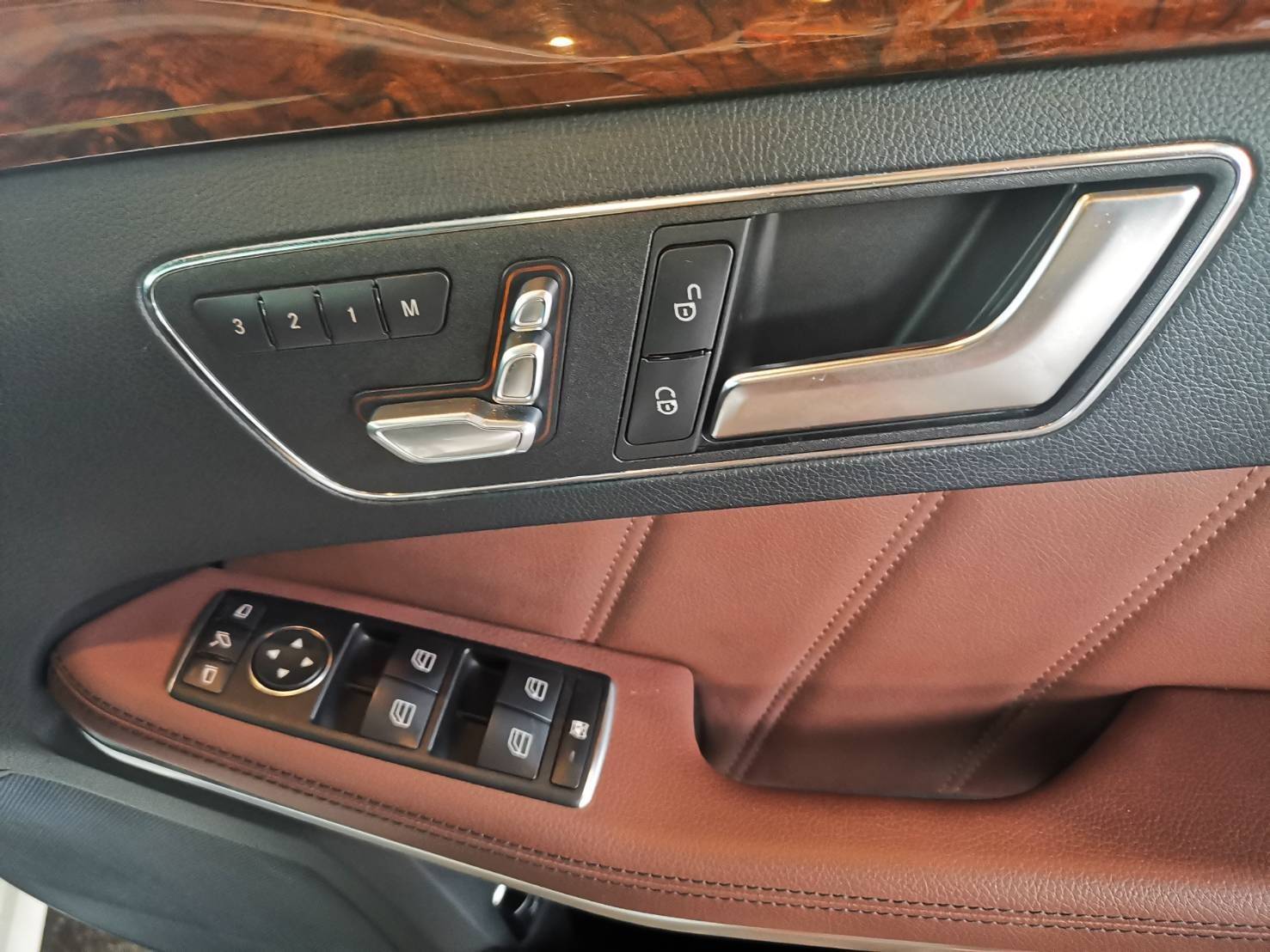 Mercedes Benz E300 bluetecHybrid ปี2013