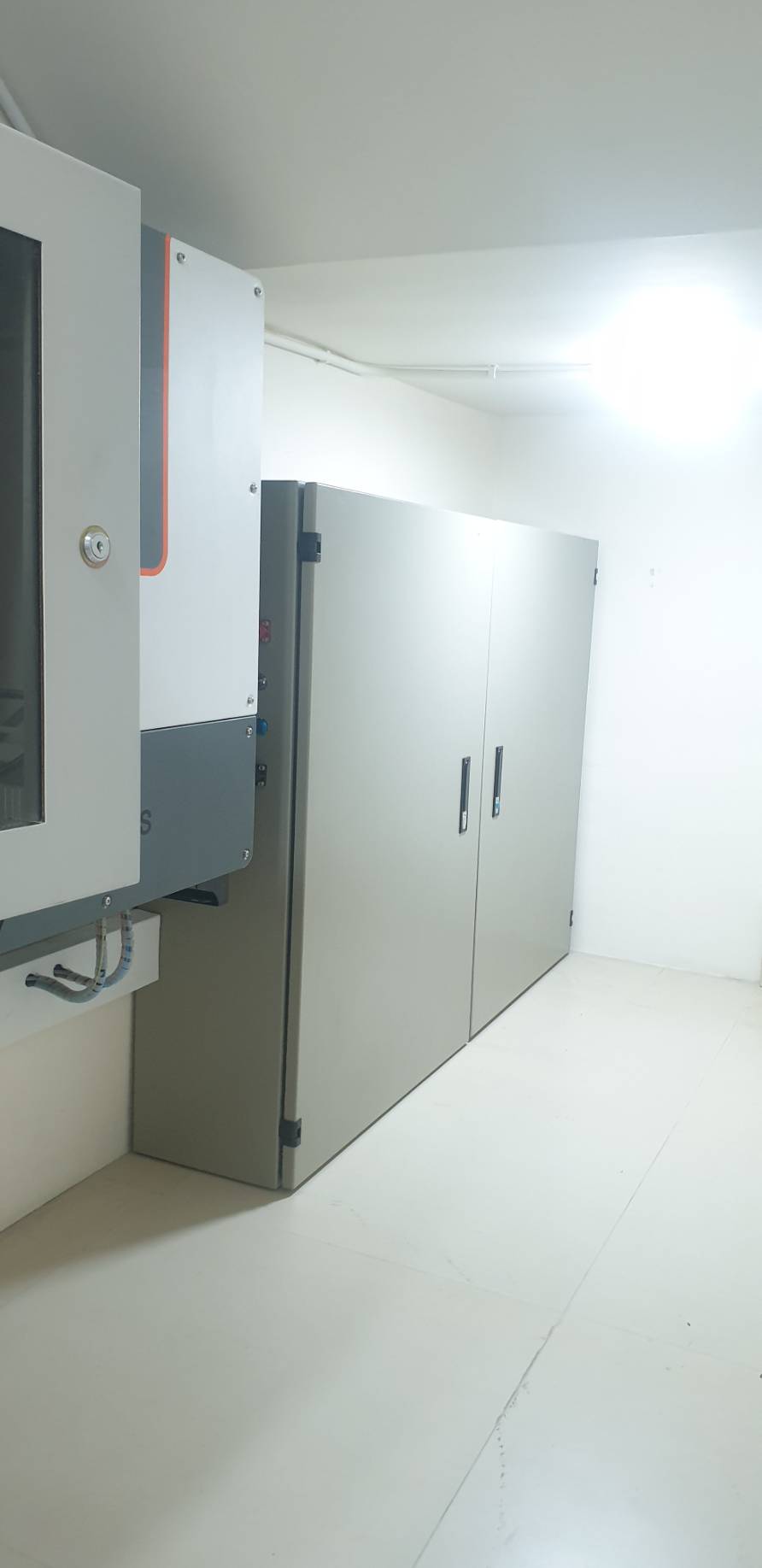 Growatt HV , ATESS HPS10000TL แบตเตอรี่ HV จากโรงงานงานราคาสูงเกินไป บ้านลิเธียม จัดการประกอบให้ 350v 400v 50kw 70kw 100kw