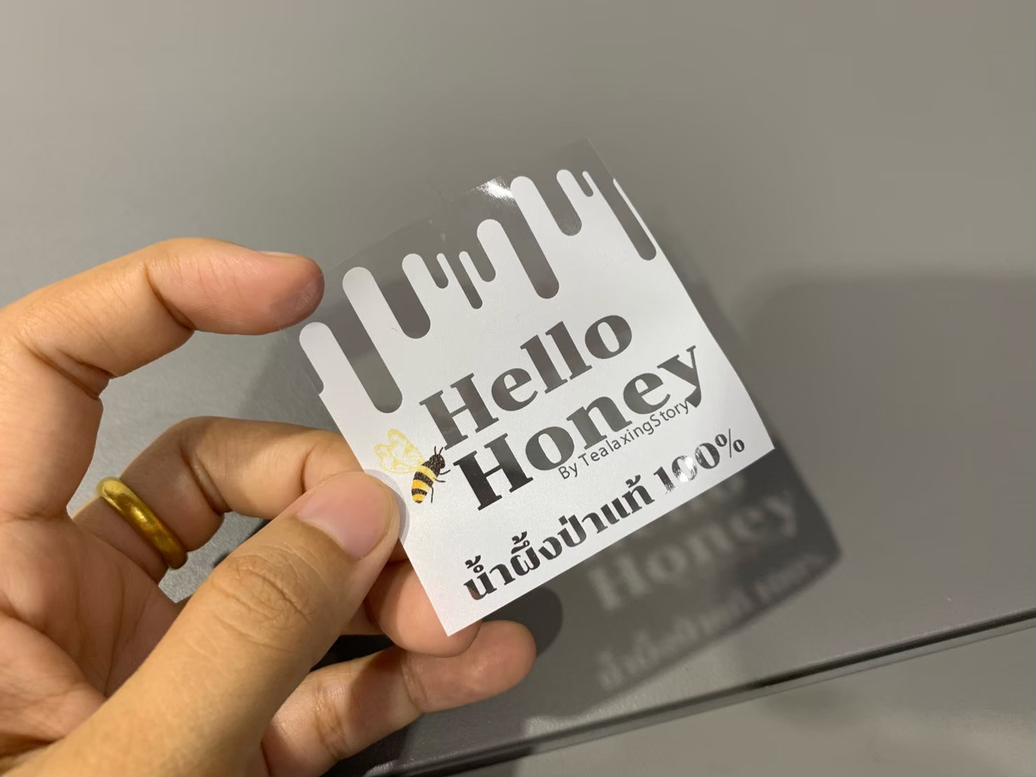 ฉลากสินค้าใสตัวหนังสือขาว สติ๊กเกอร์ใสพิมพ์สีขาว พิมพ์หมึกขาว