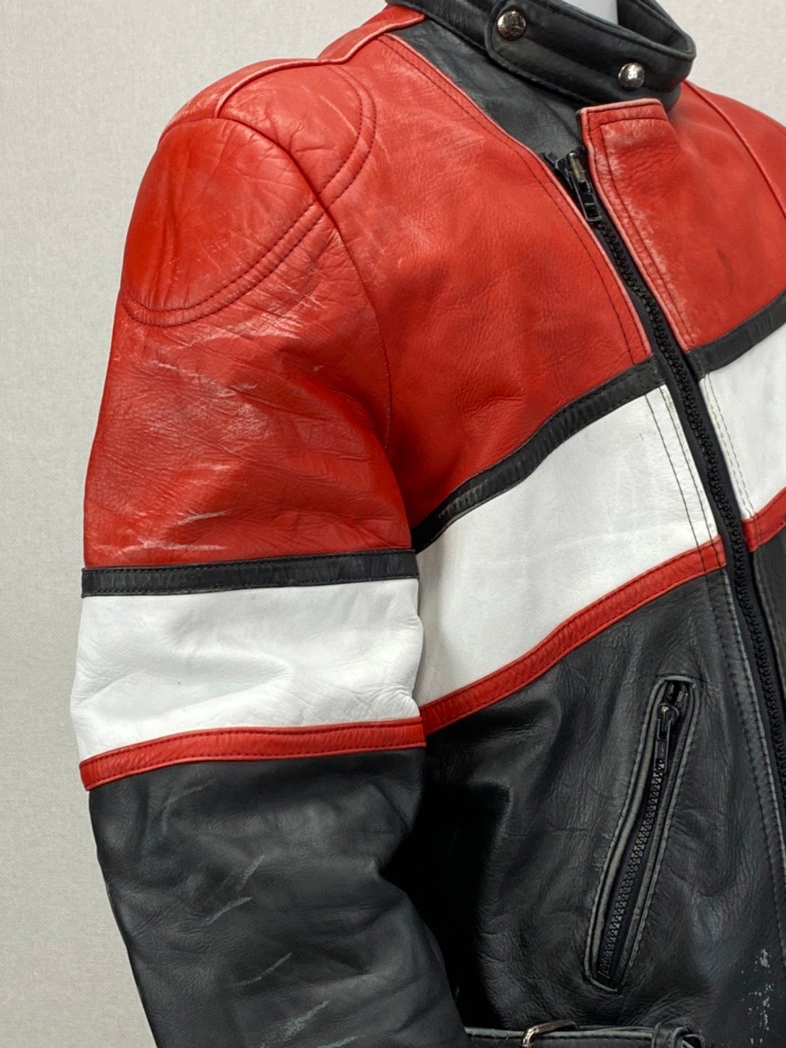 เสื้อการ์ดสำหรับขี่มอเตอร์ไซด์( มือสอง) RCSS 008: อก 46-48" ยาว 25" (ไม่มีการ์ด)