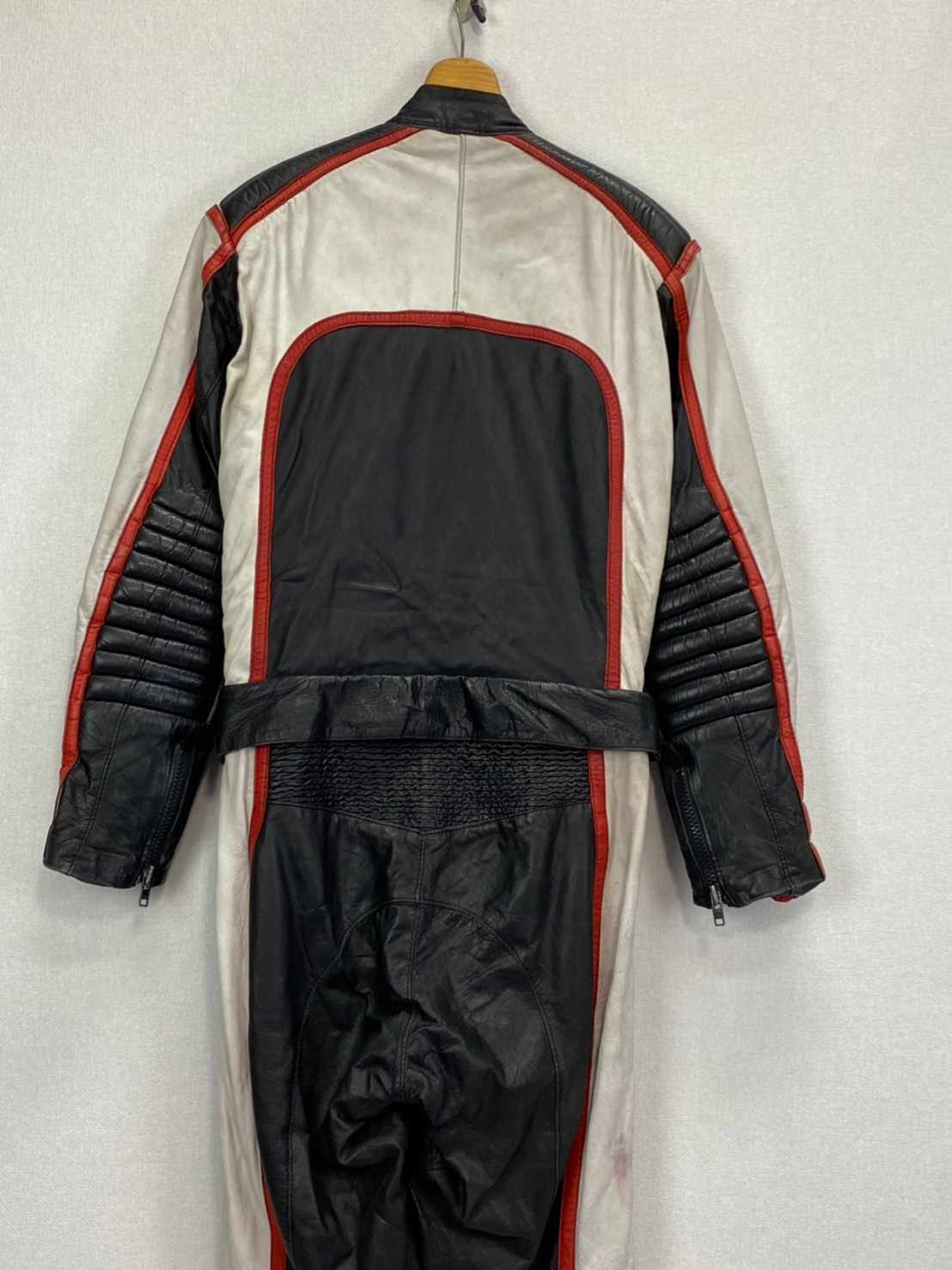ประเภททรงชุด : Racing suit RCSS 022 (ชุดเลื้อ+กางเกง) : ยี้ห้อ....ไม่มีชื่อ