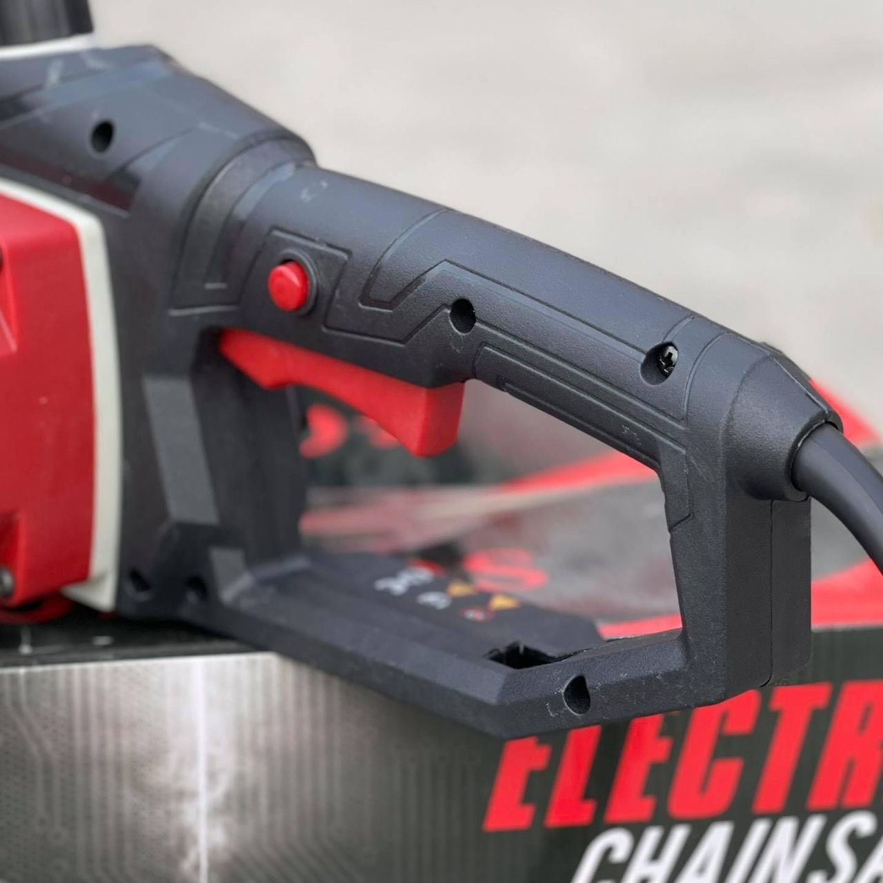 เลื่อยไฟฟ้า ยี่ห้อ GOBOOS รุ่น 305-1