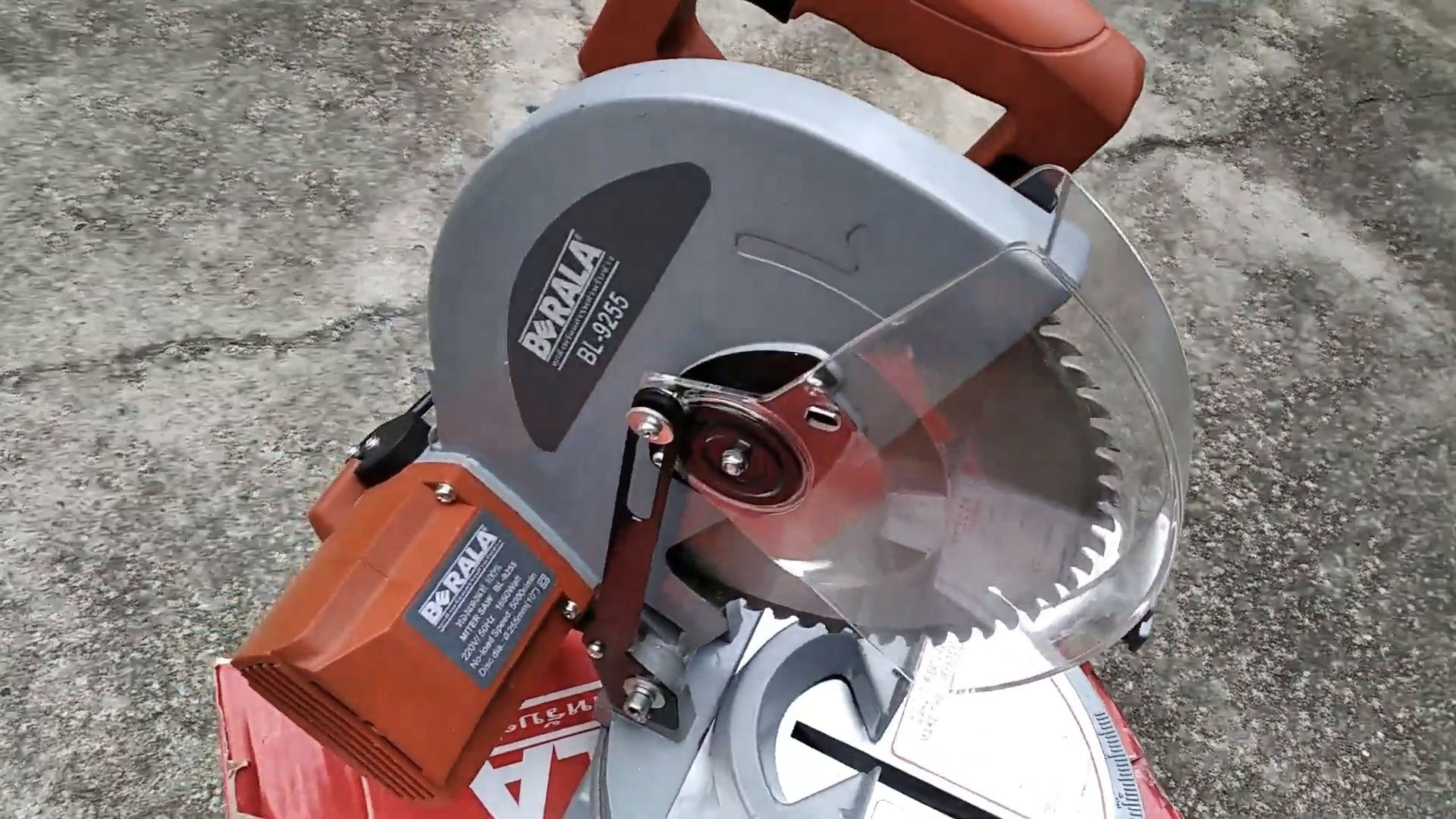 แท่นตัดองศา BERALA รุ่น BL-9255 ขนาด 10 นิ้ว