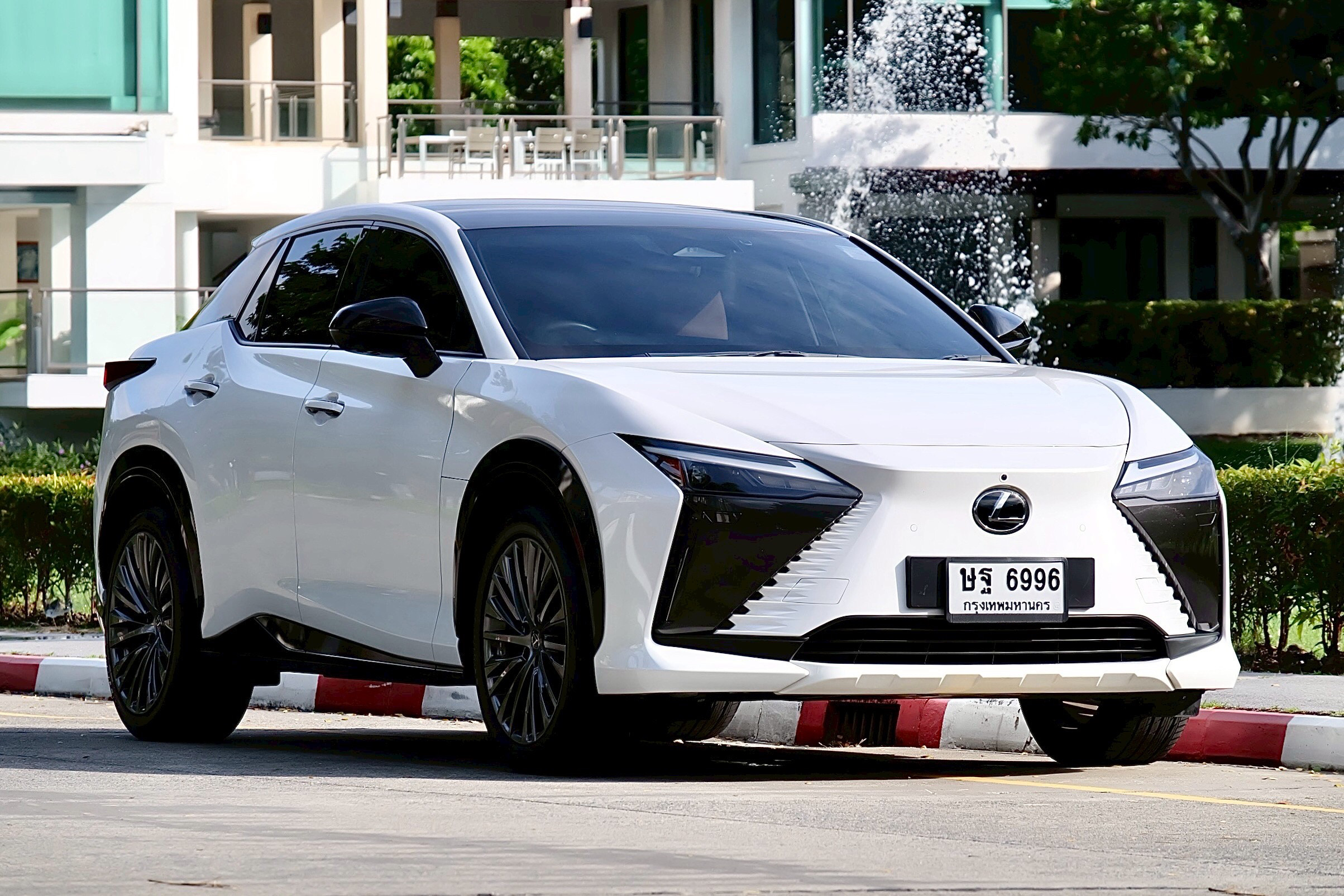 Lexus RZ450e Premium ปี 2024