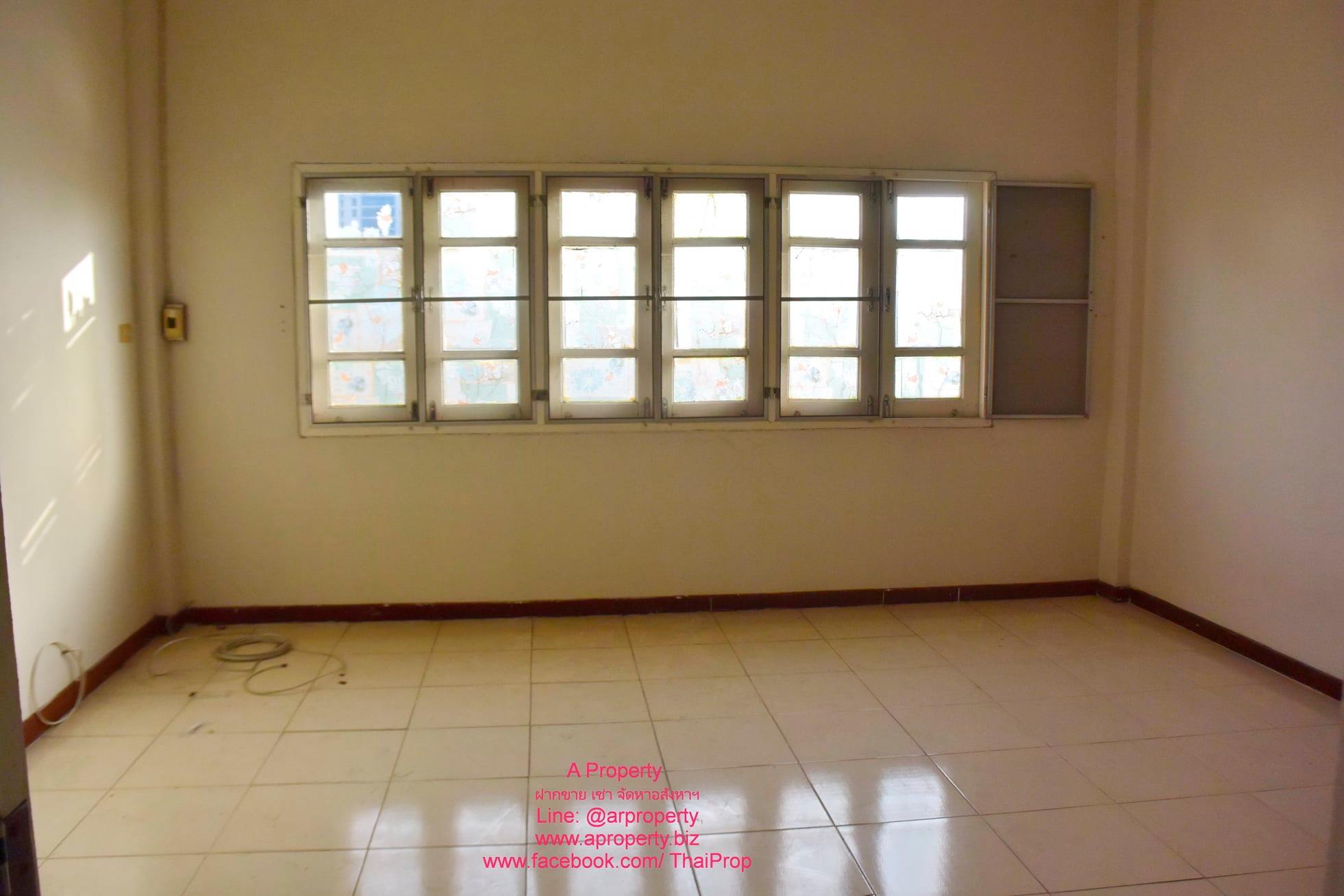 ให้เช่าบ้าน 3 ชั้น .ตรงข้ามเซ็นทรัลแจ้งวัฒนะ เลี้ยงสัตว์ได้
